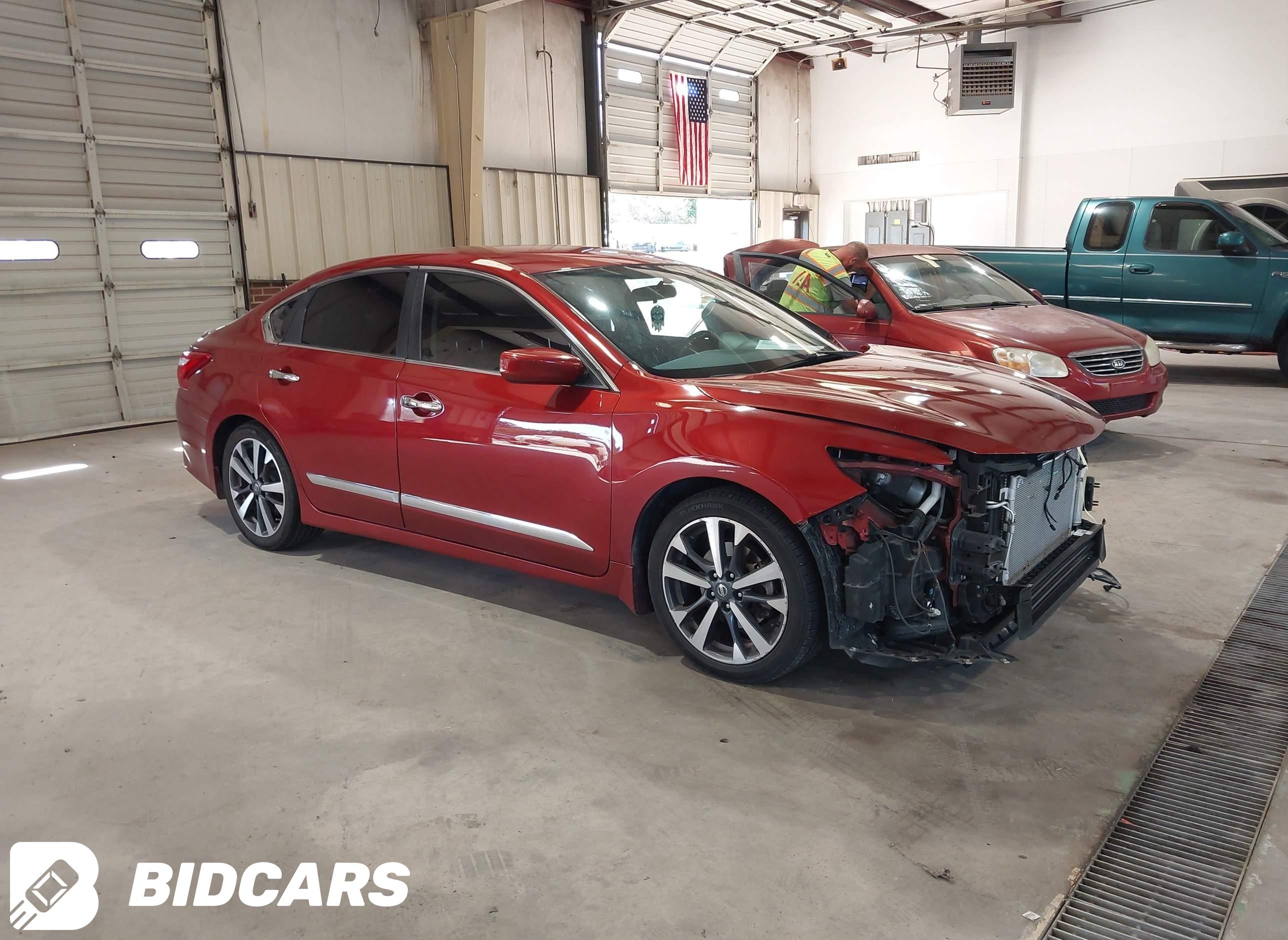 2016 Nissan Altima, 2.5 SR