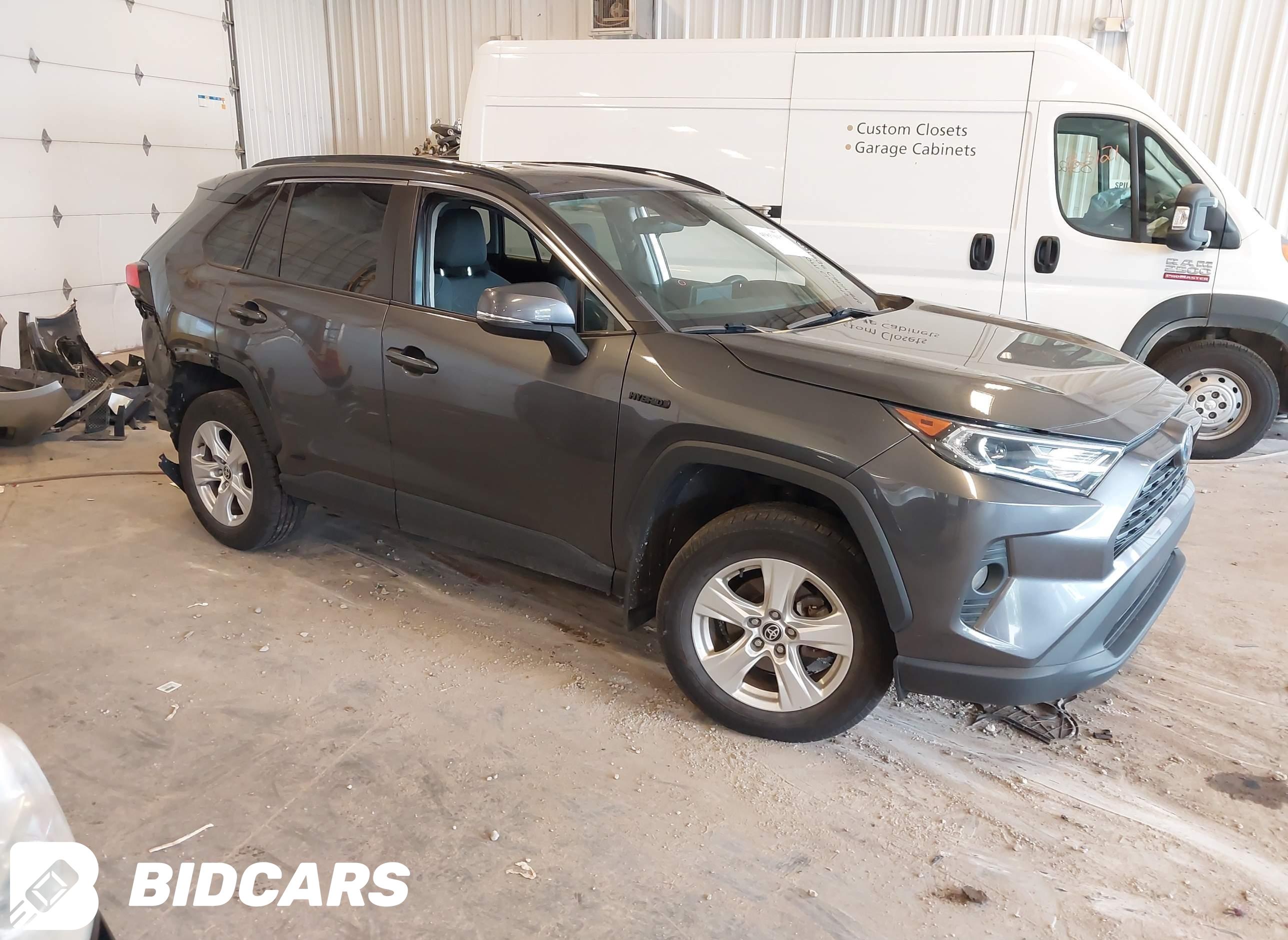 2021 Toyota RAV4, Hybrid Xle