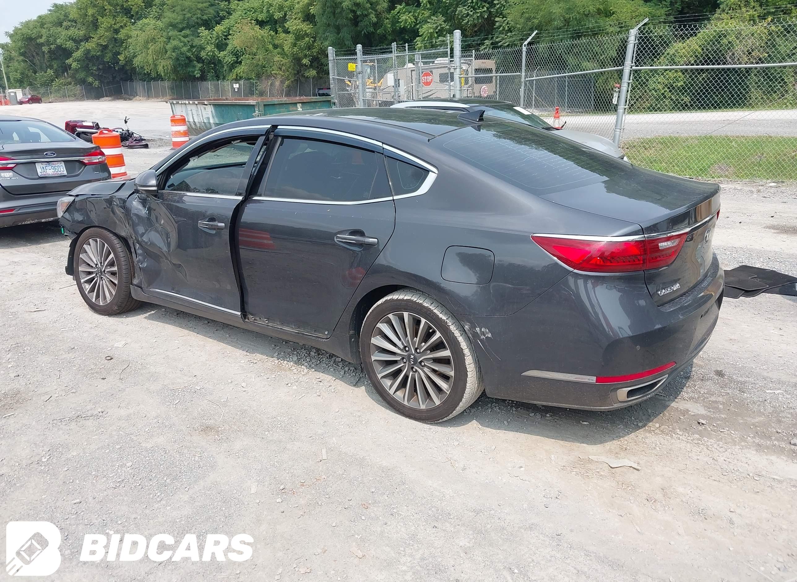2017 KIA Cadenza, Premium