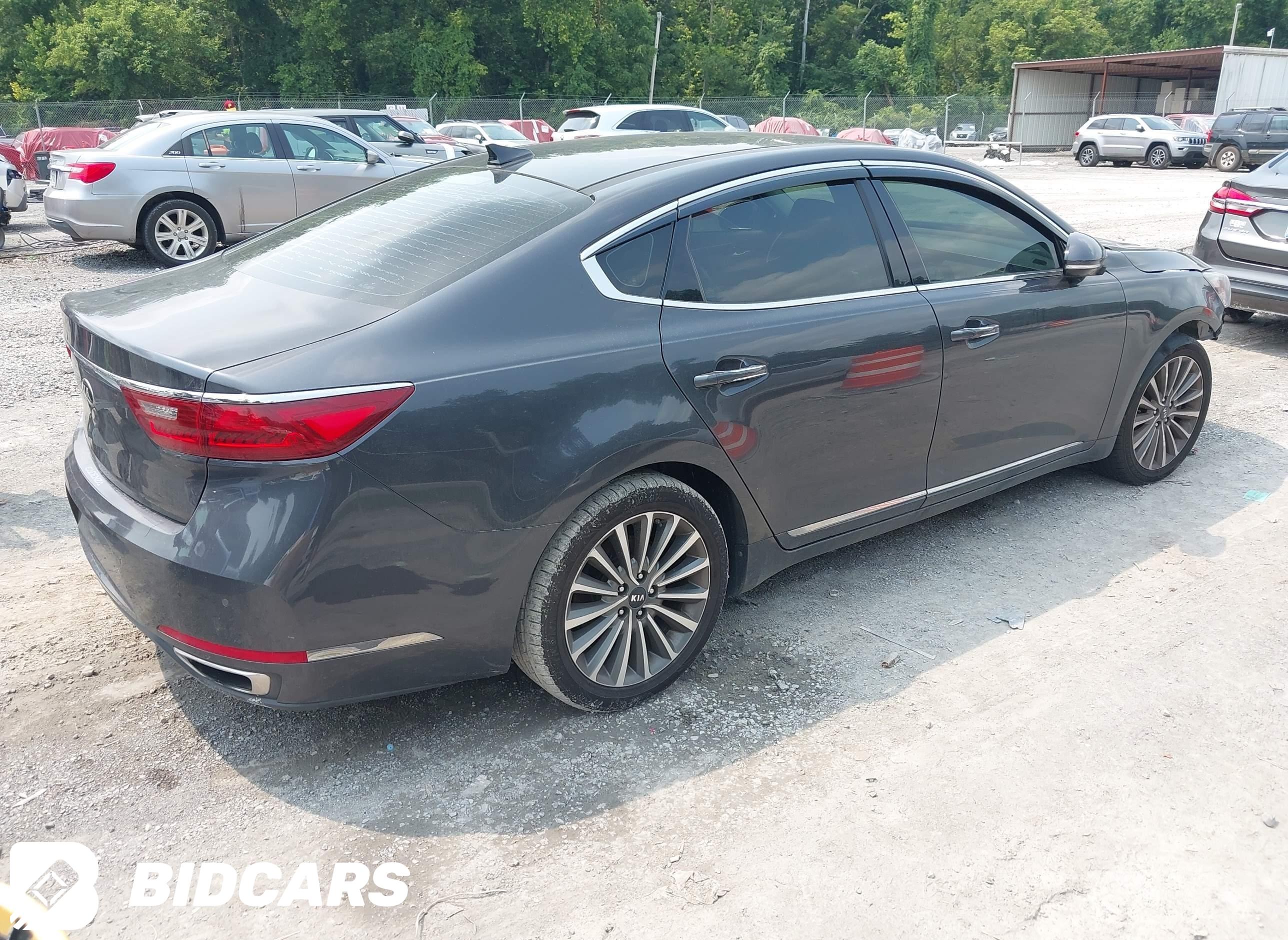 2017 KIA Cadenza, Premium