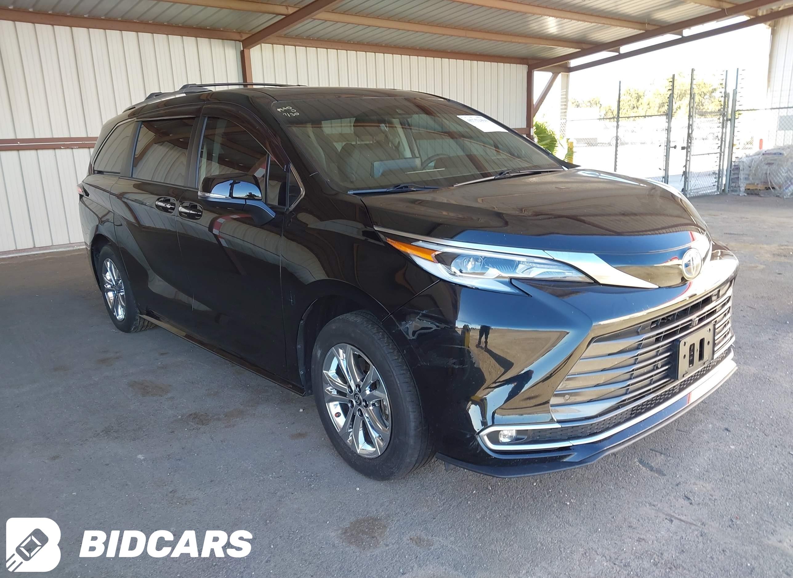 2022 Toyota Sienna, Platinum