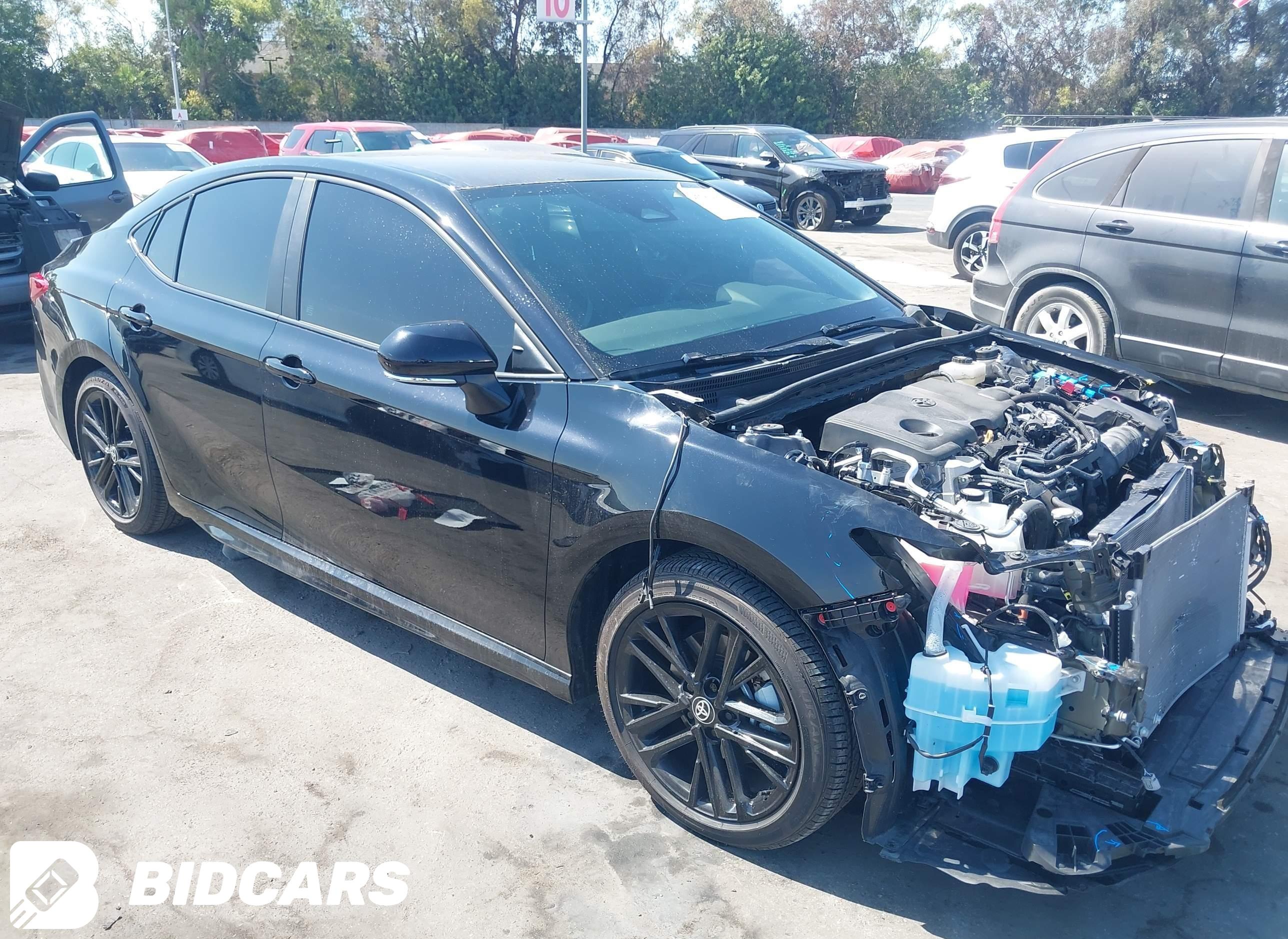 2025 Toyota Camry, SE