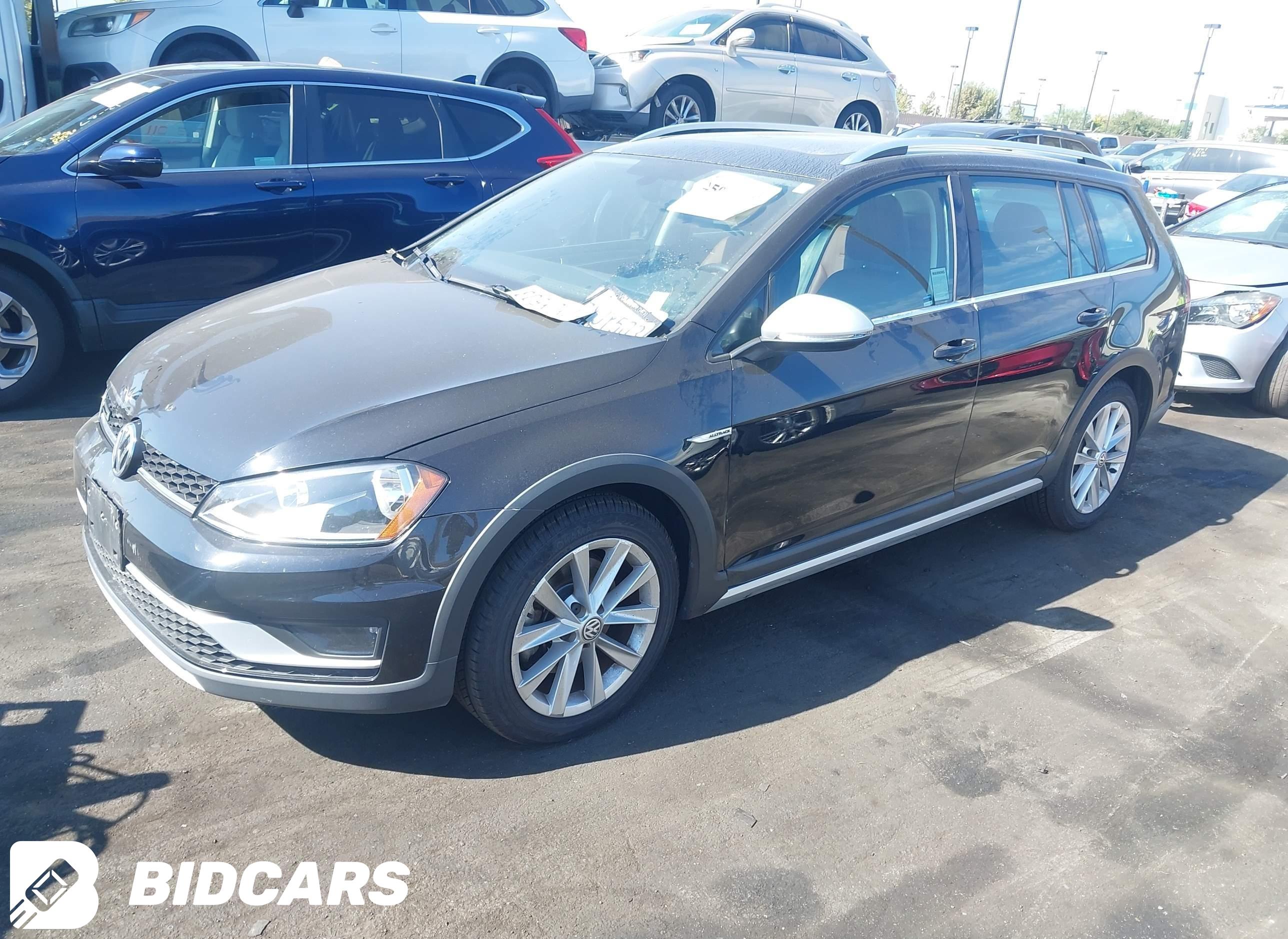 2017 Volkswagen Golf, Alltrac...