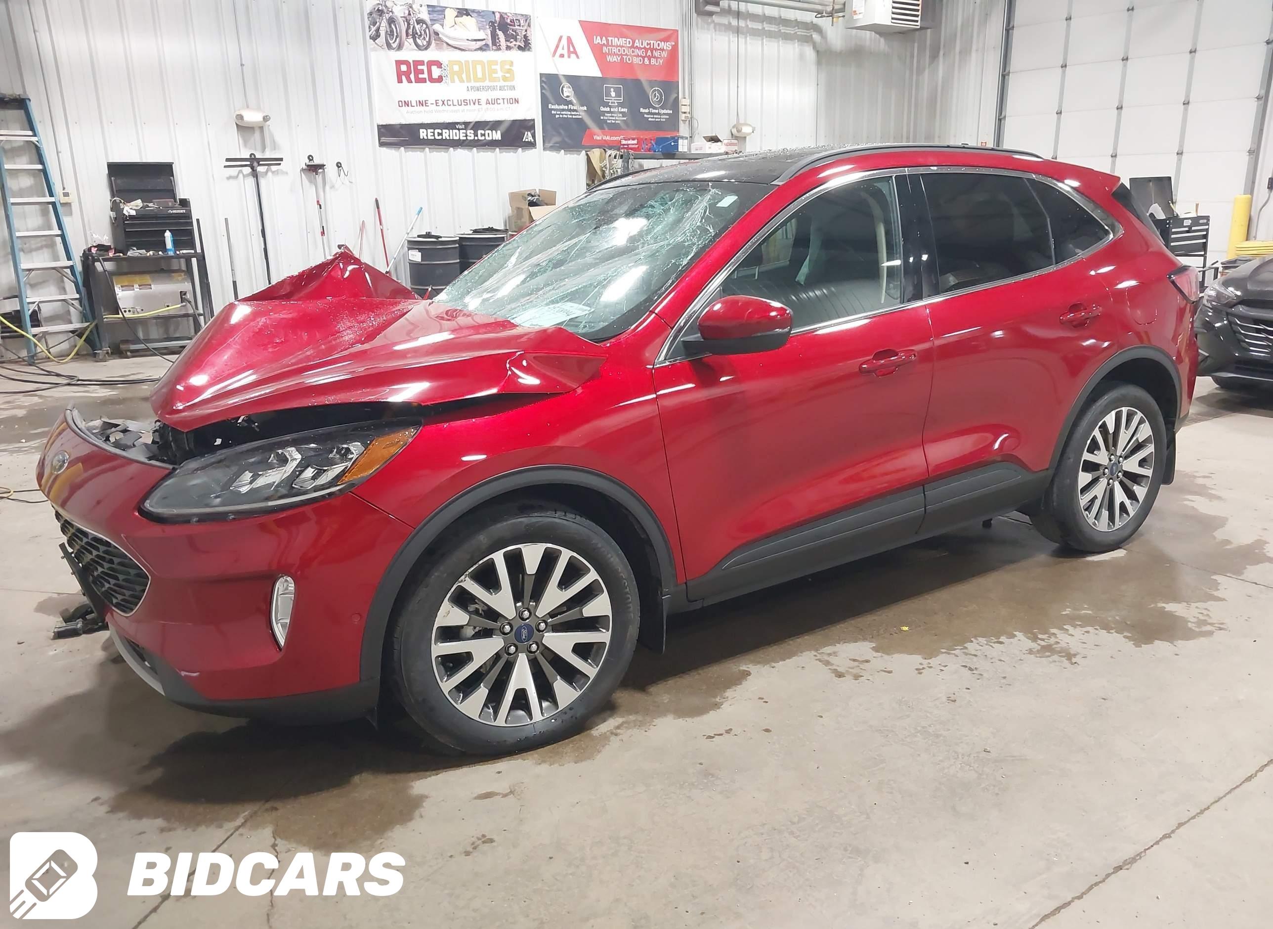 2020 Ford Escape, Titanium Hy...