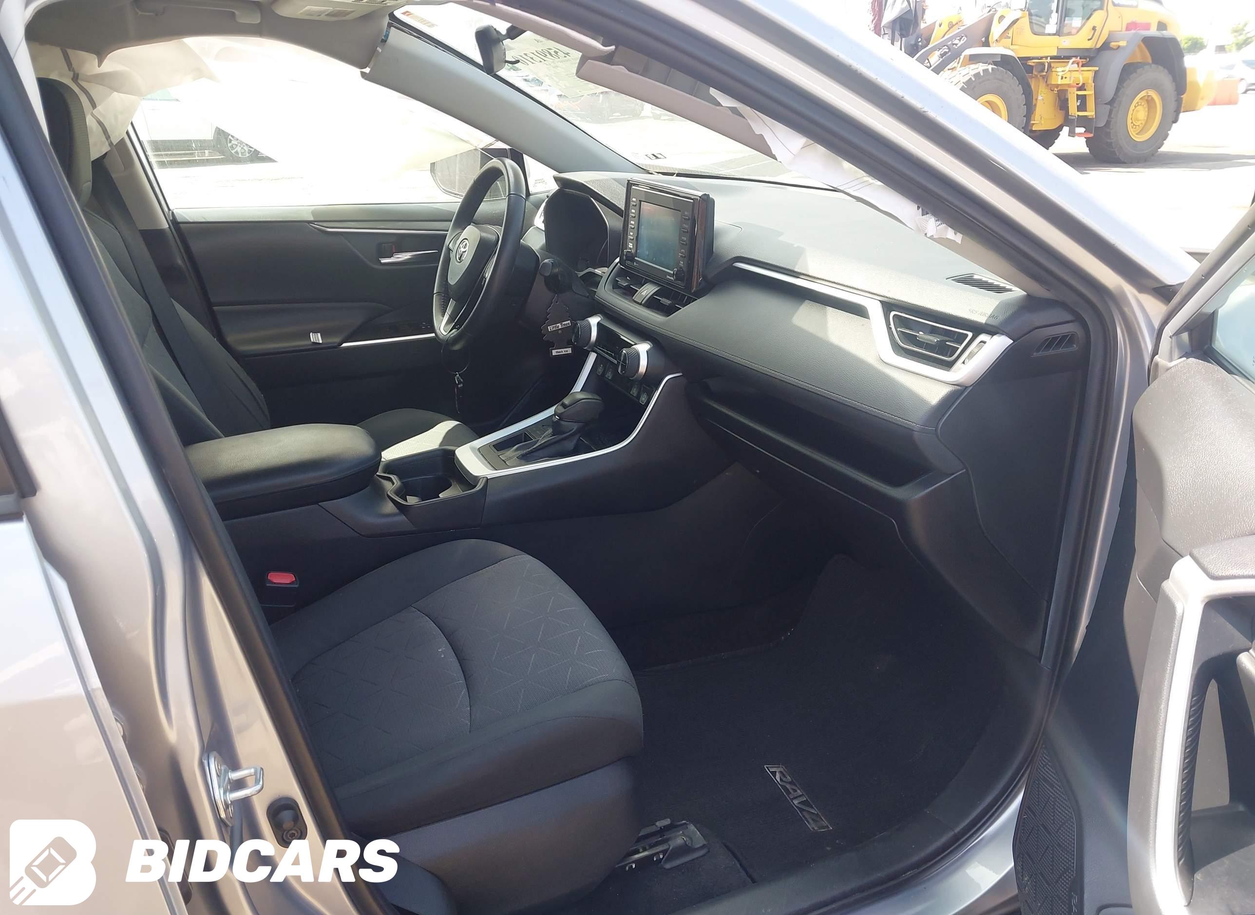 2021 Toyota RAV4, Xle