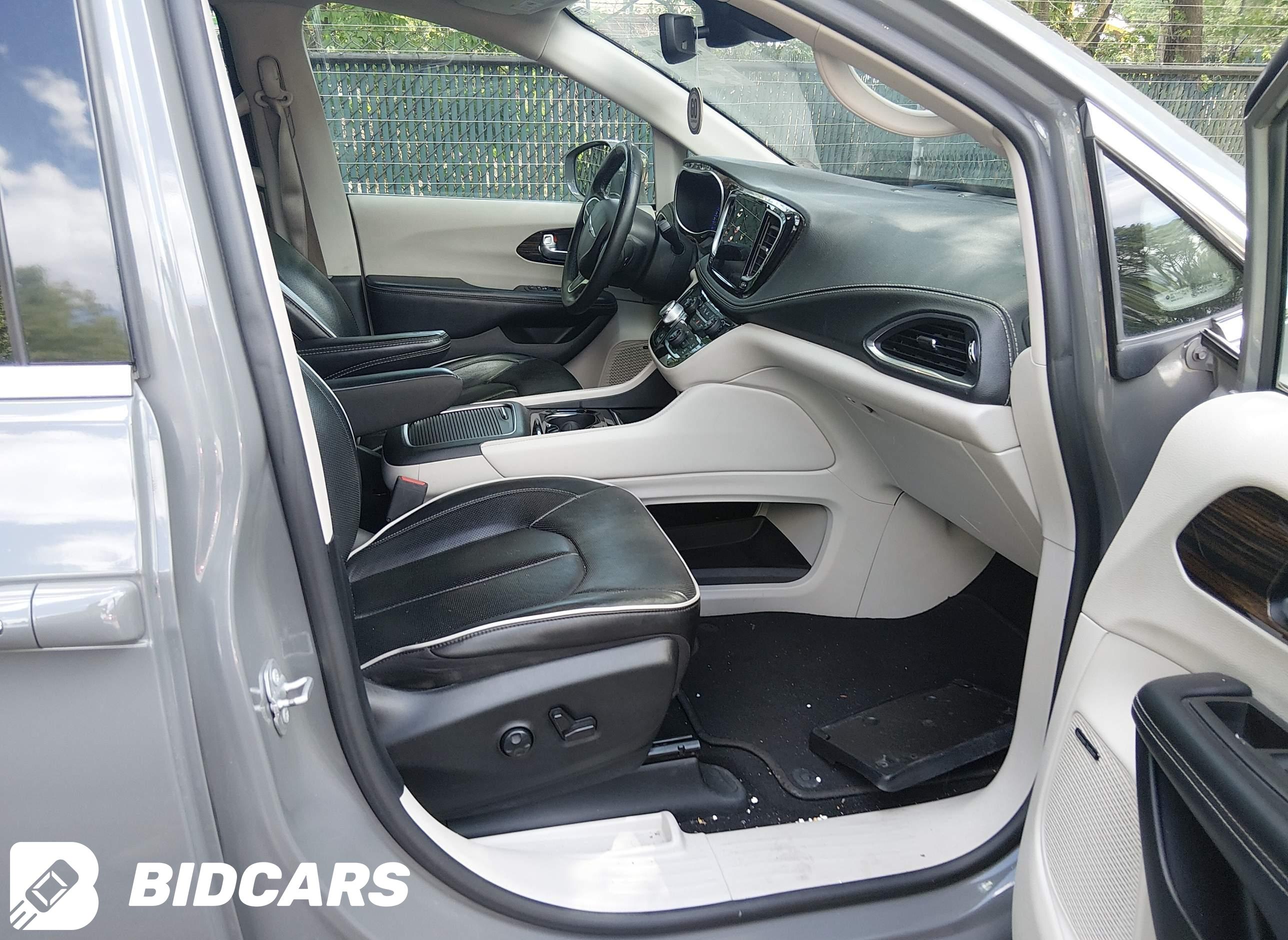 2022 Chrysler Pacifica, Limited