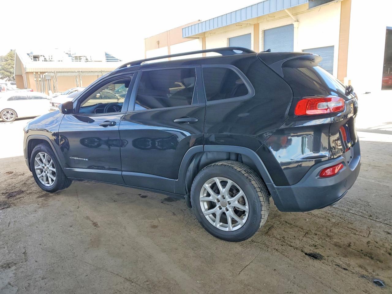 2016 Jeep Cherokee, Sport