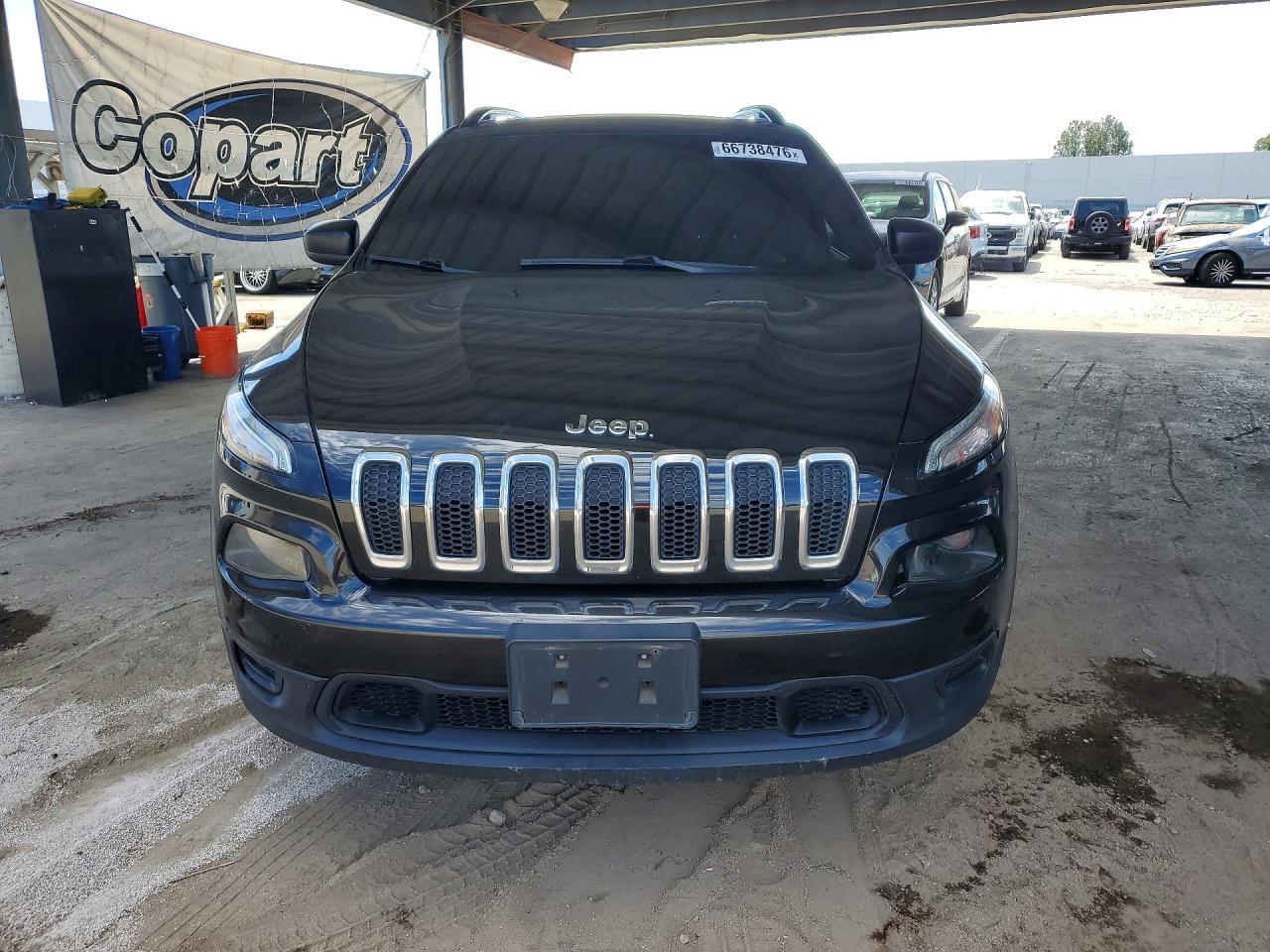 2016 Jeep Cherokee, Sport