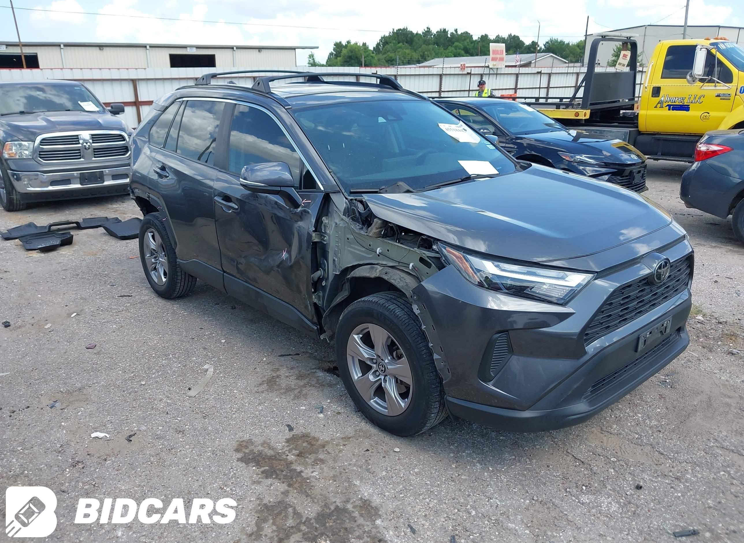 2023 Toyota RAV4, Xle