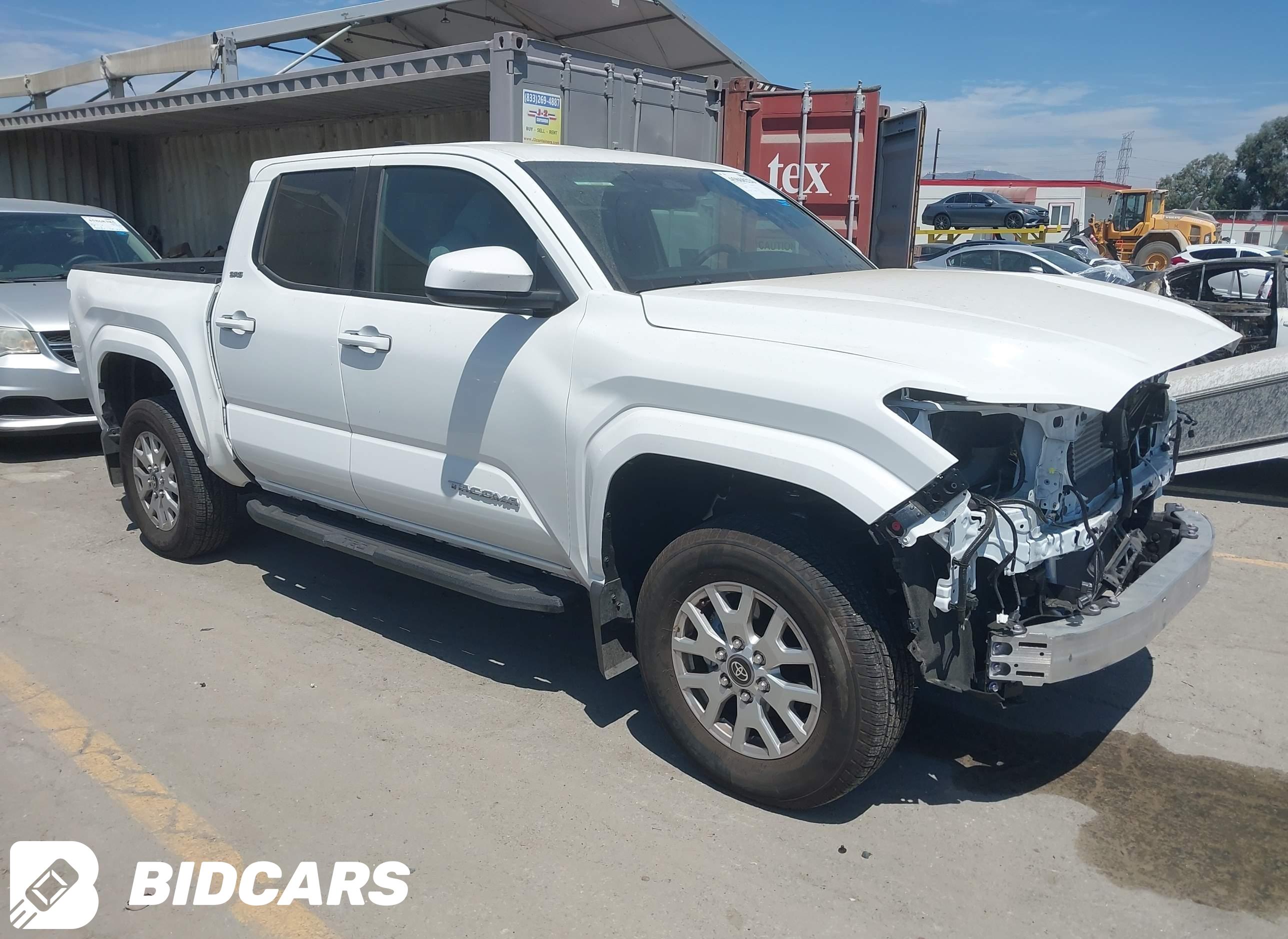2025 Toyota Tacoma, SR5