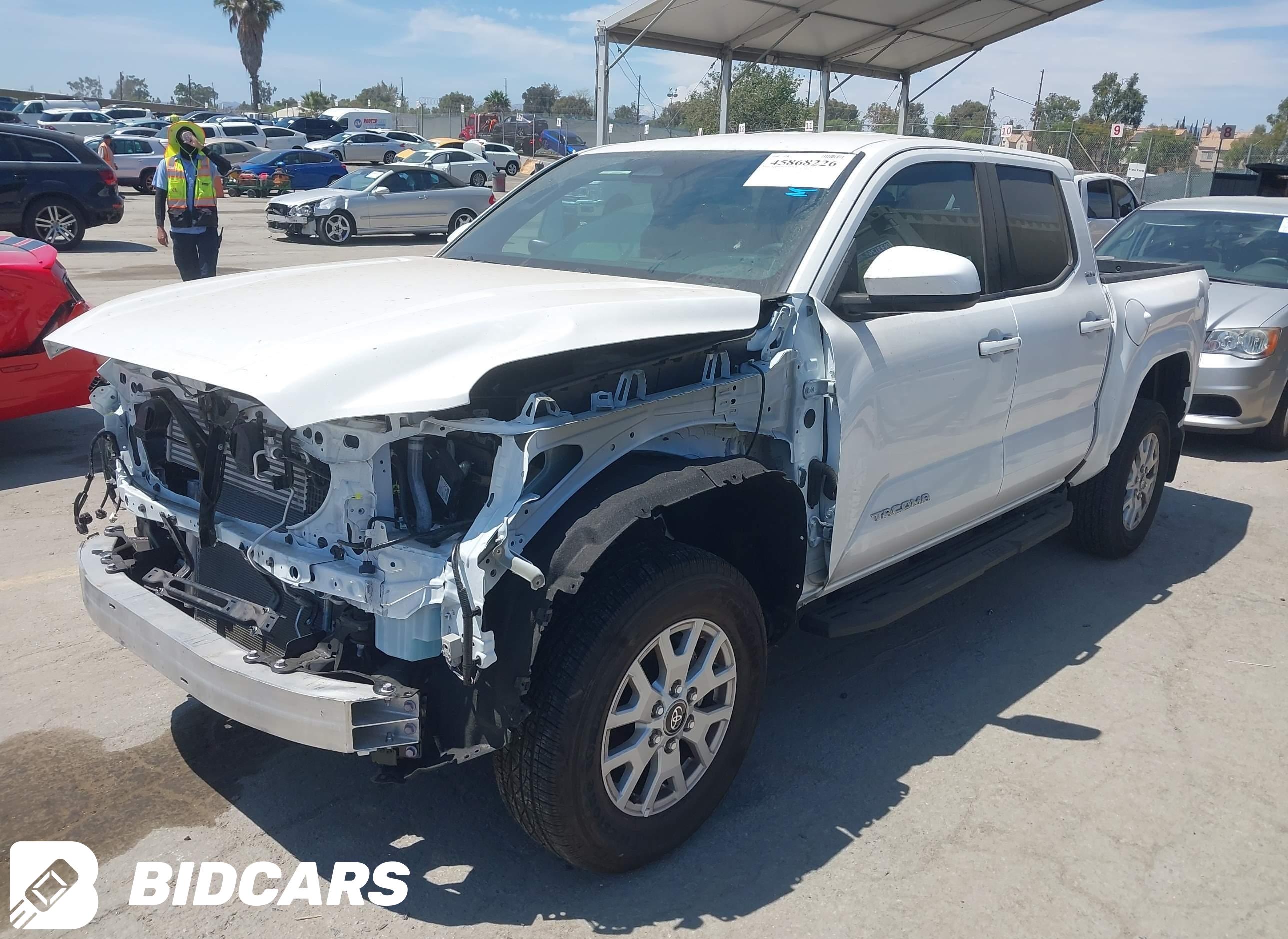 2025 Toyota Tacoma, SR5