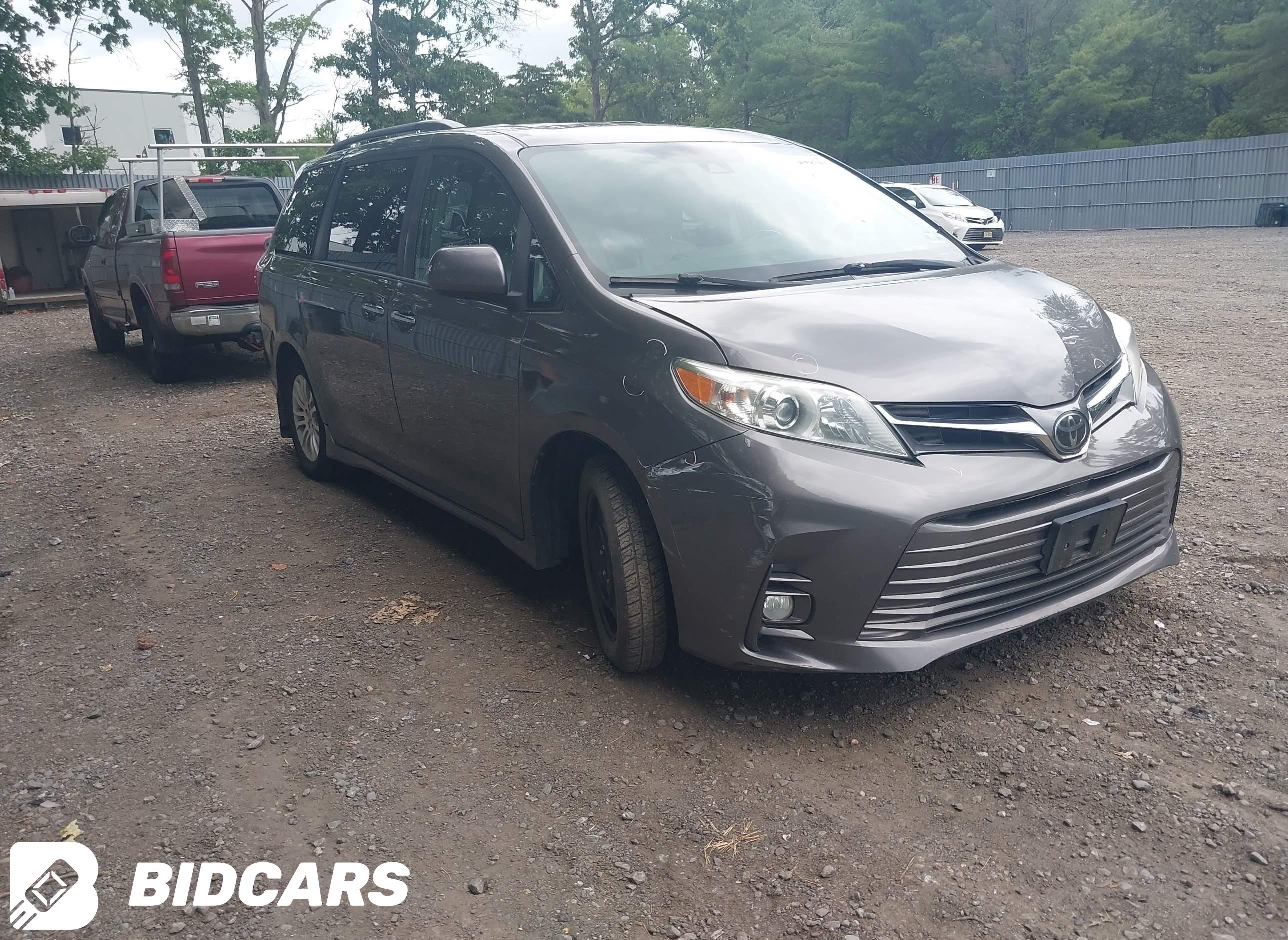 2018 Toyota Sienna, Xle 8 Pas...