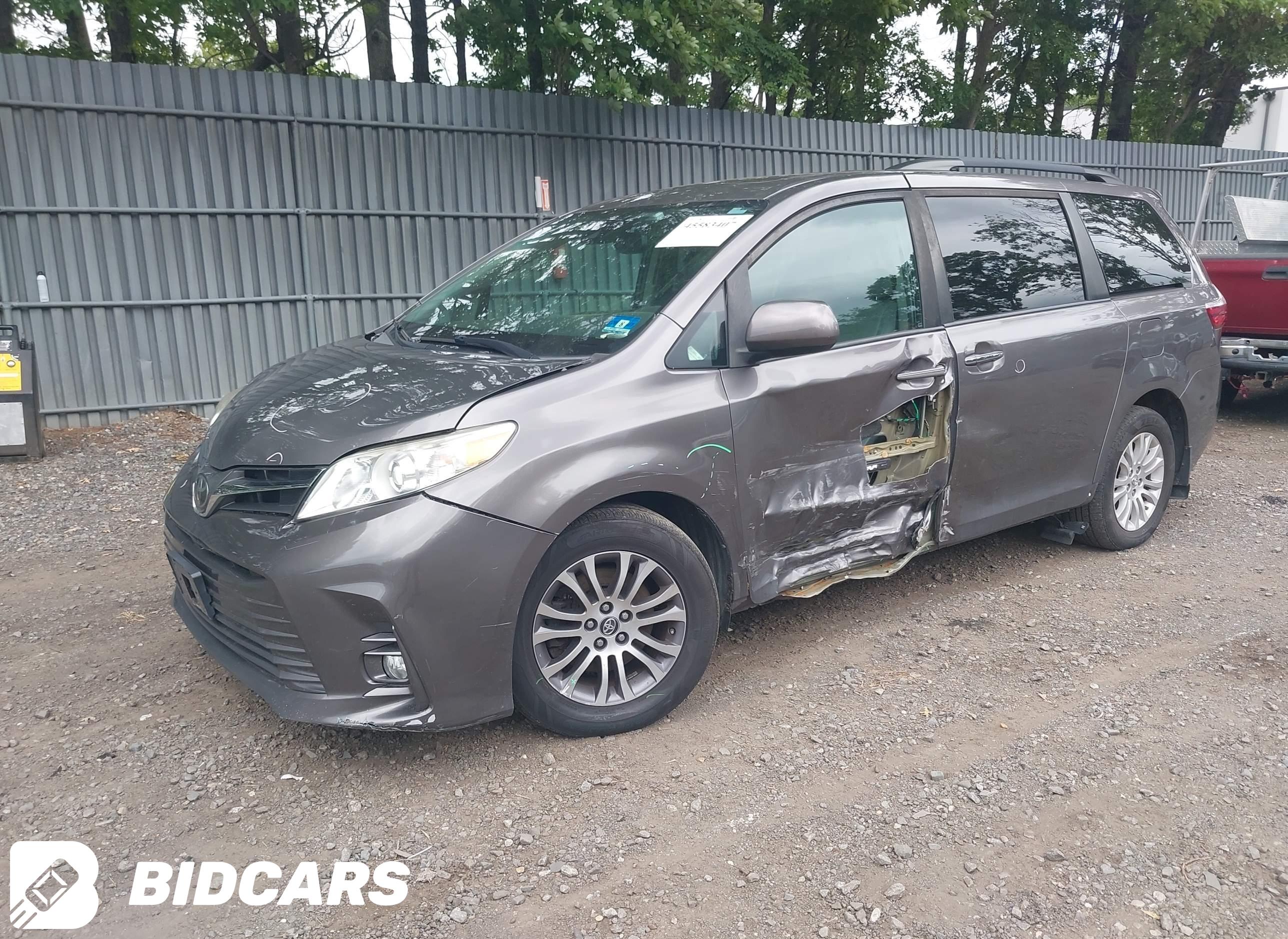 2018 Toyota Sienna, Xle 8 Pas...