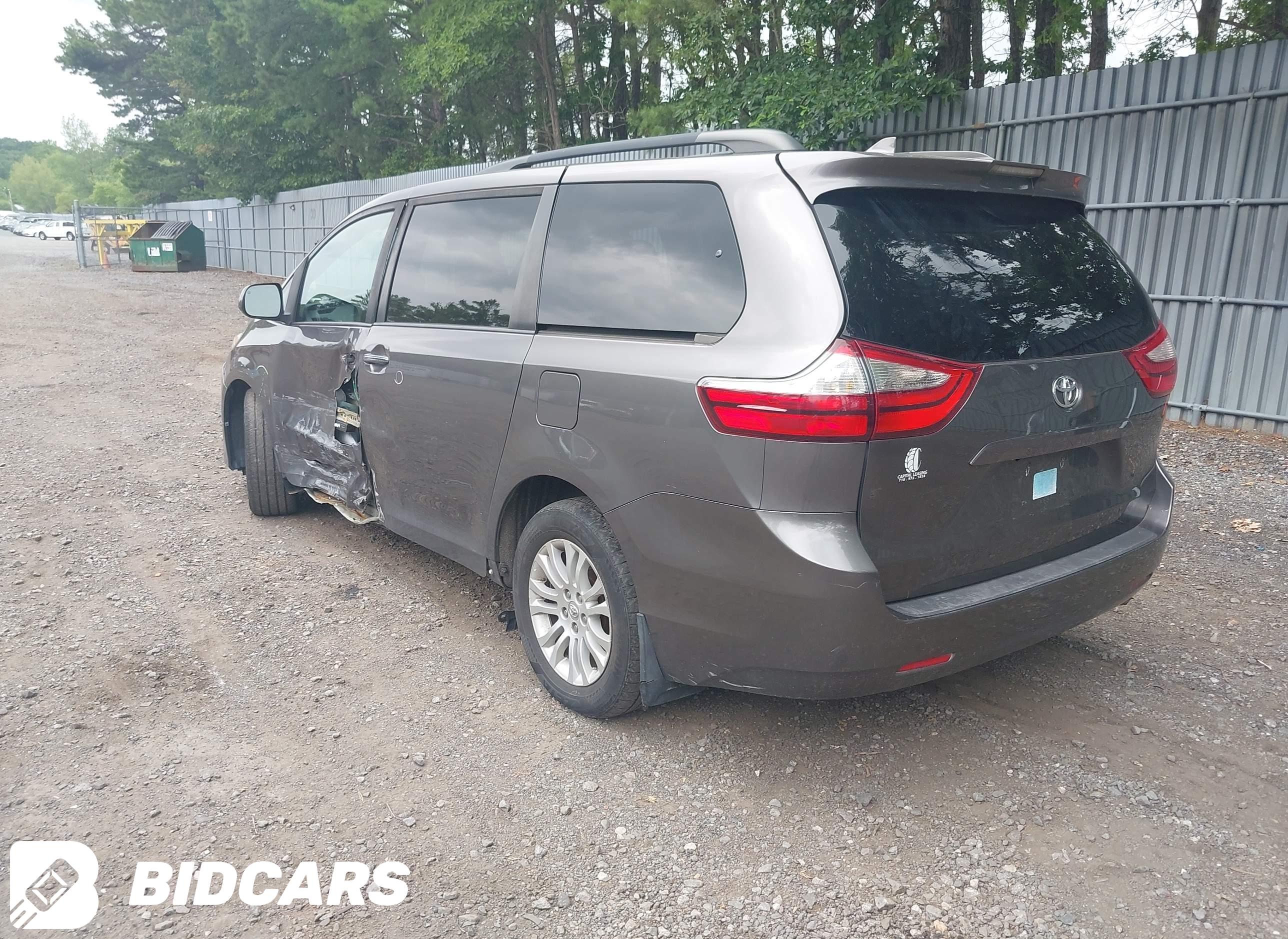 2018 Toyota Sienna, Xle 8 Pas...