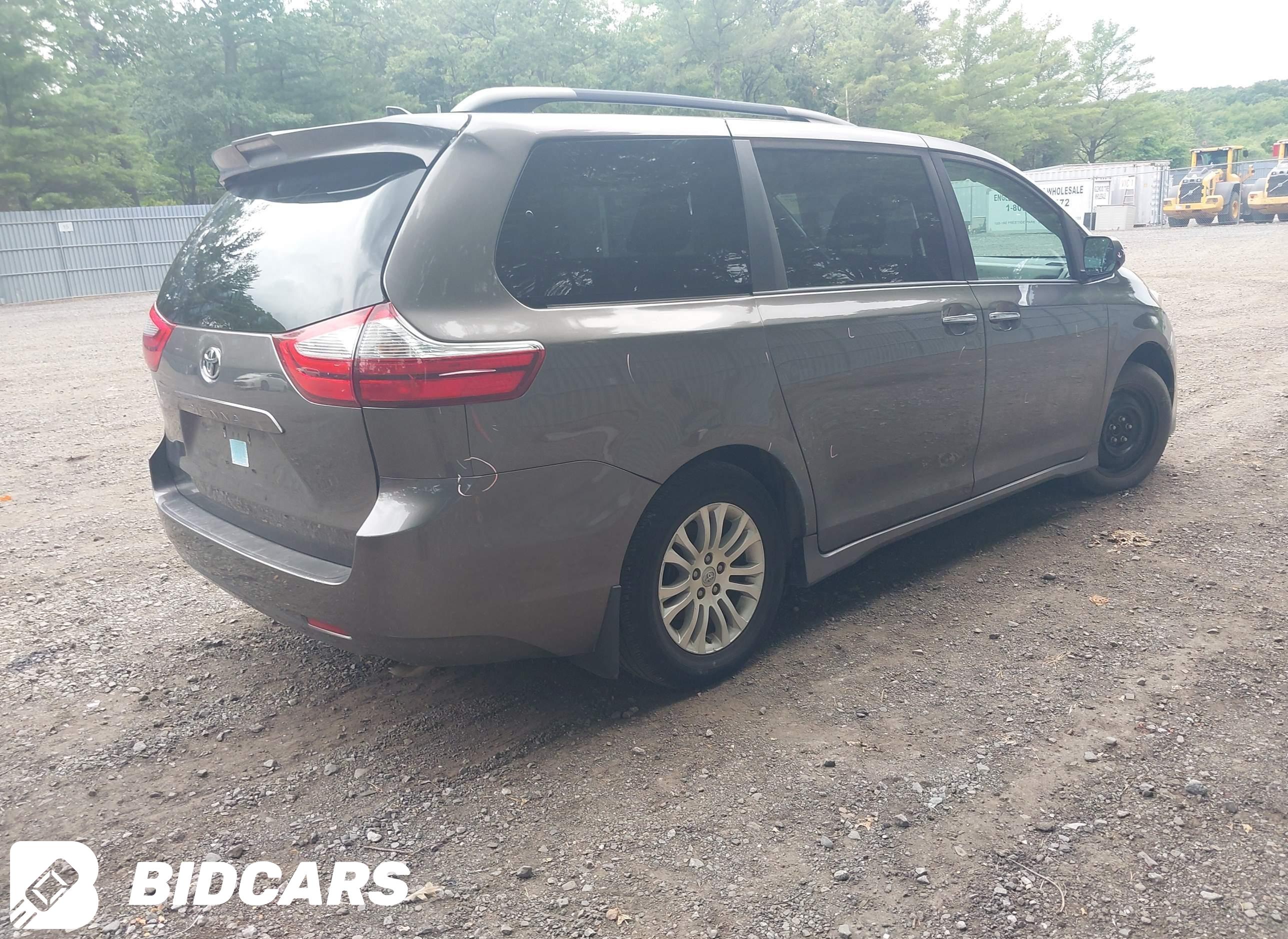 2018 Toyota Sienna, Xle 8 Pas...