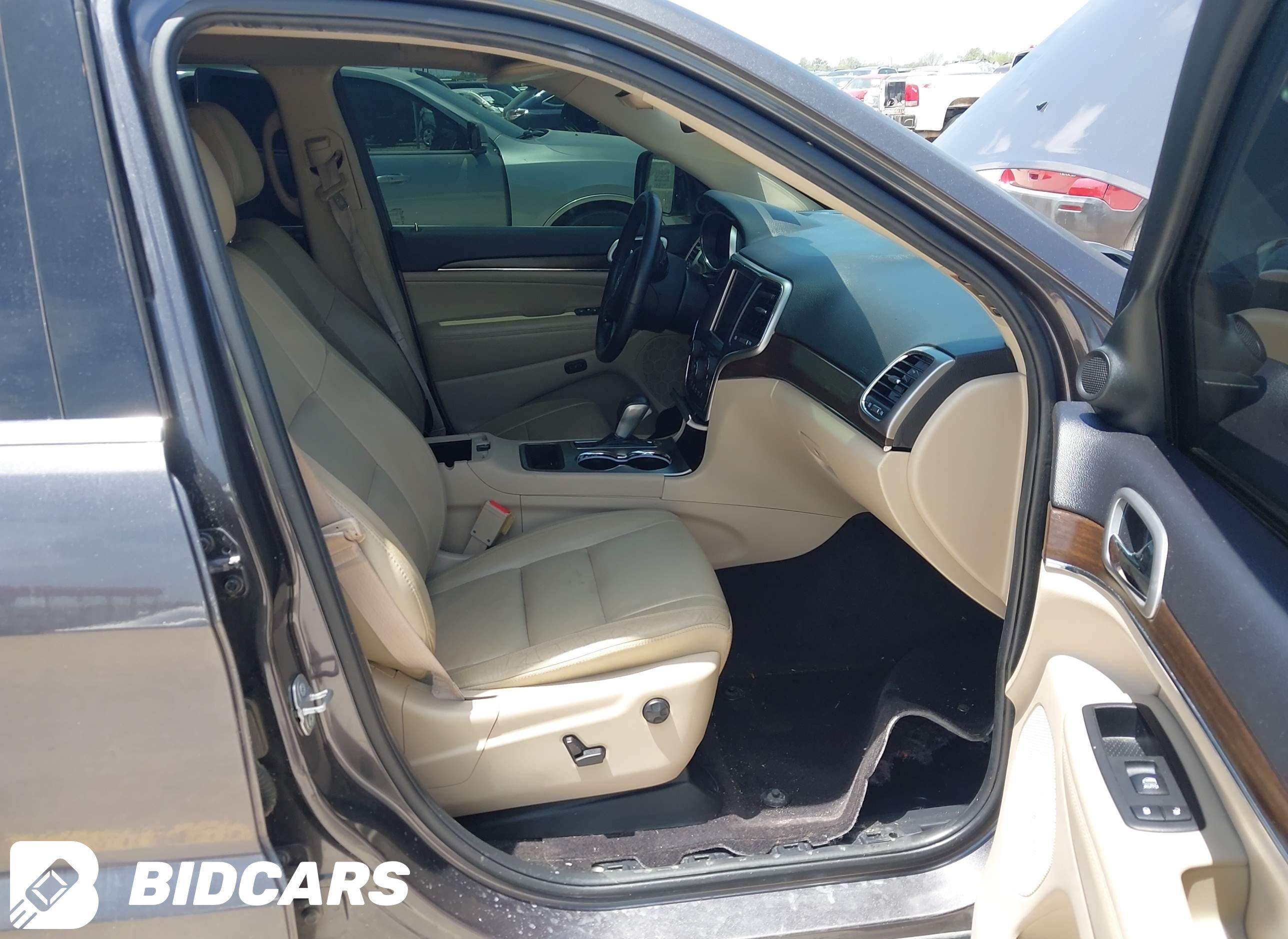 2019 Jeep Cherokee, Latitude...