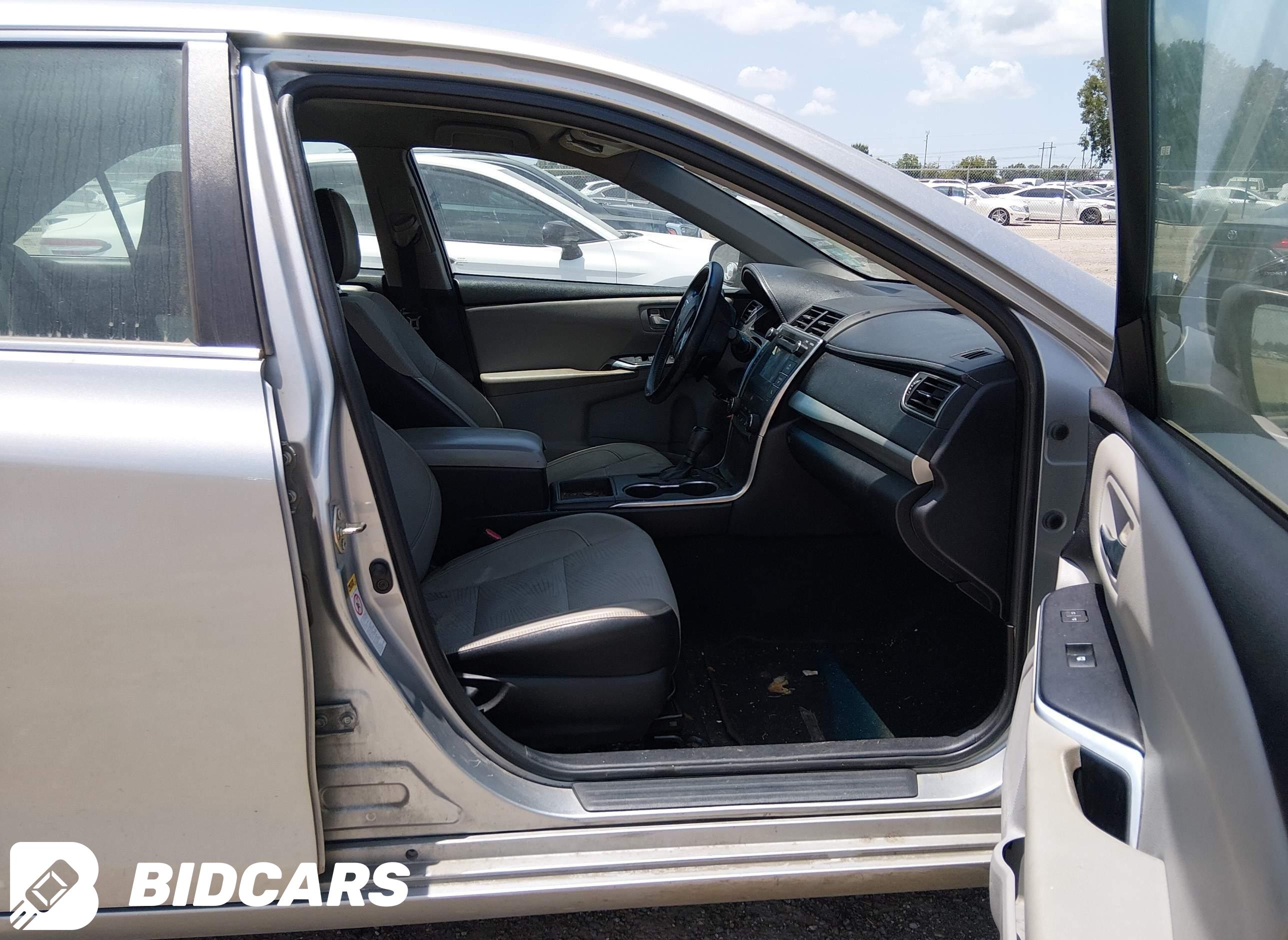 2016 Toyota Camry, SE