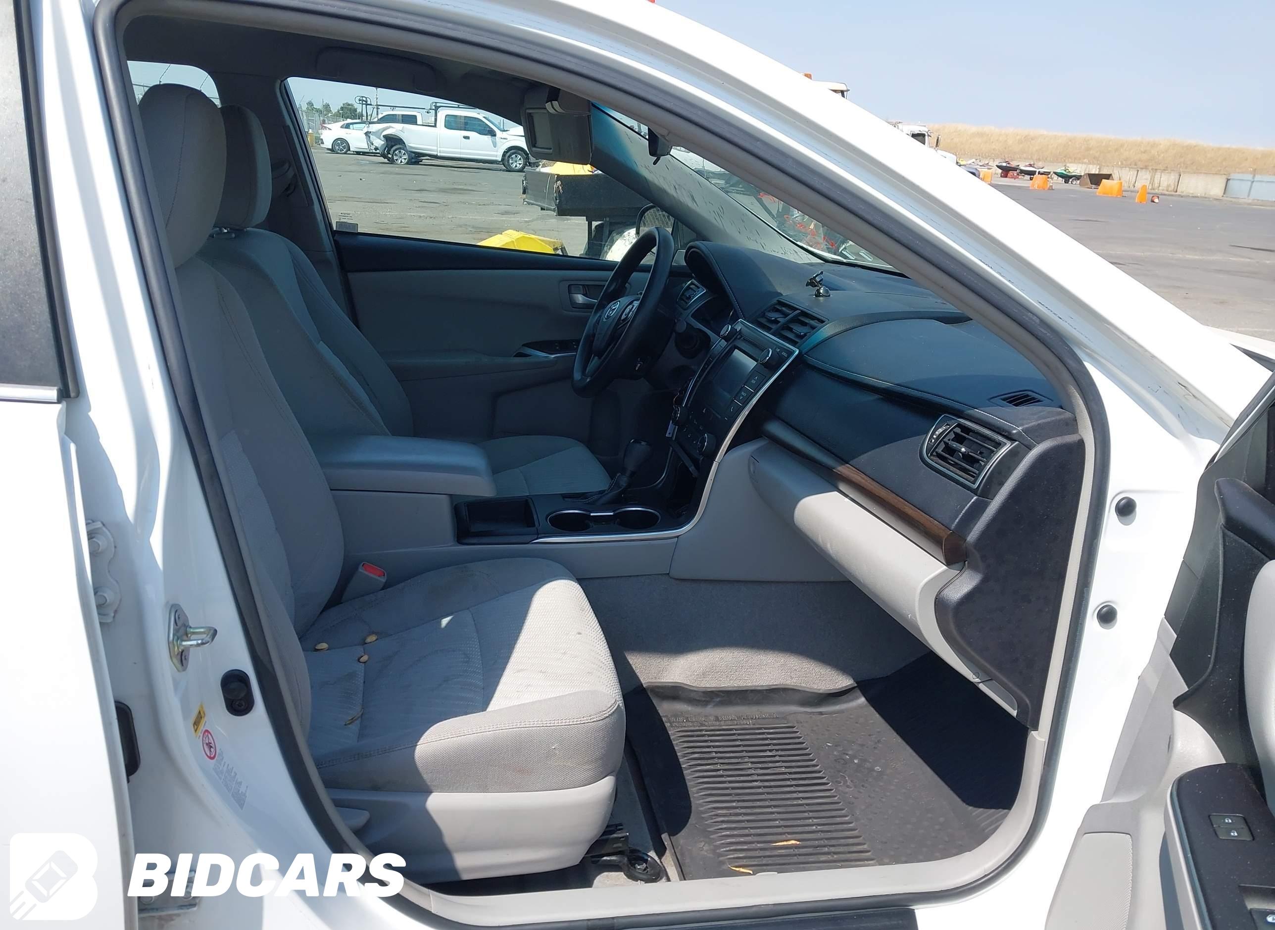 2017 Toyota Camry, LE