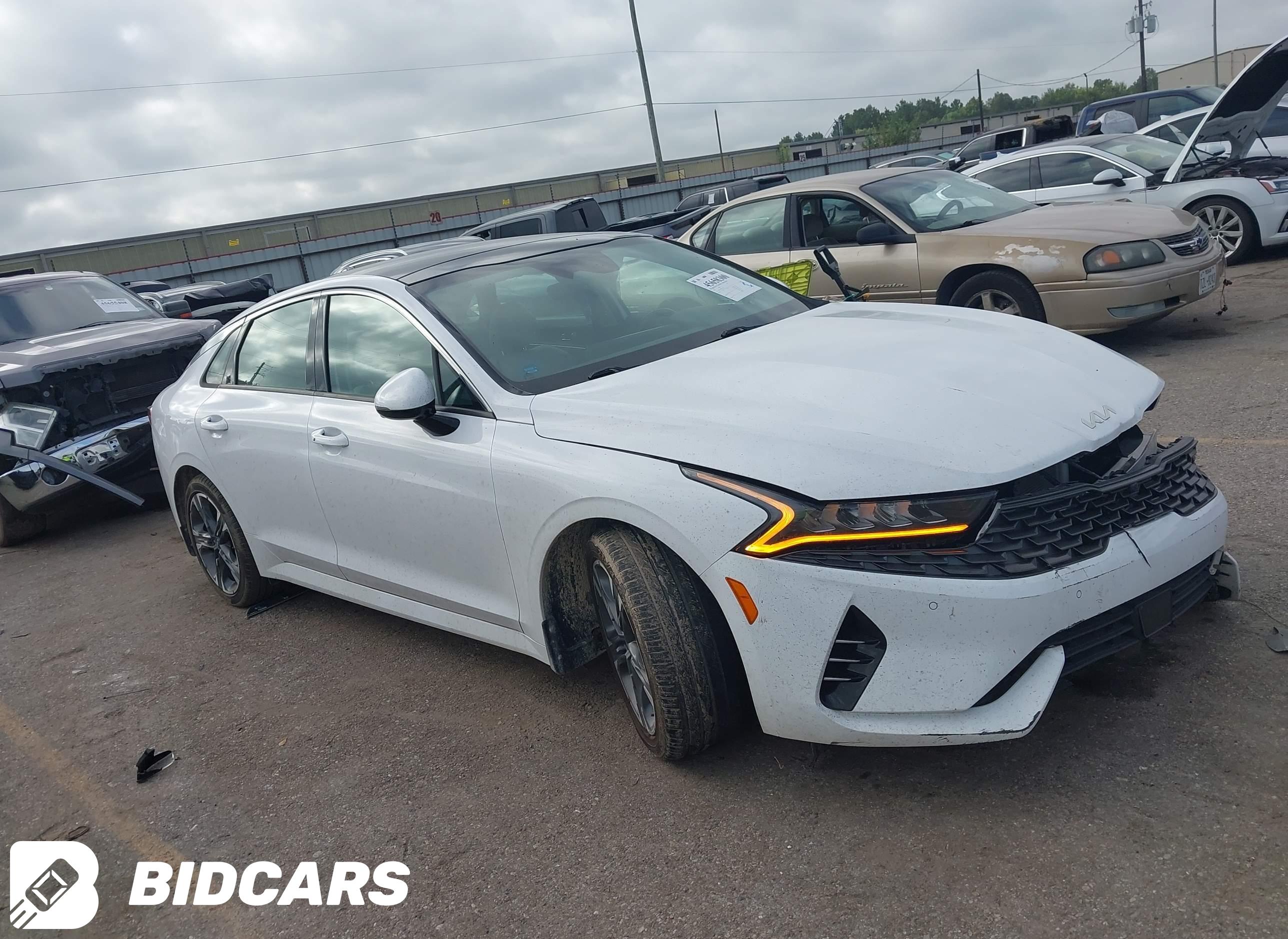 2022 KIA K5, EX