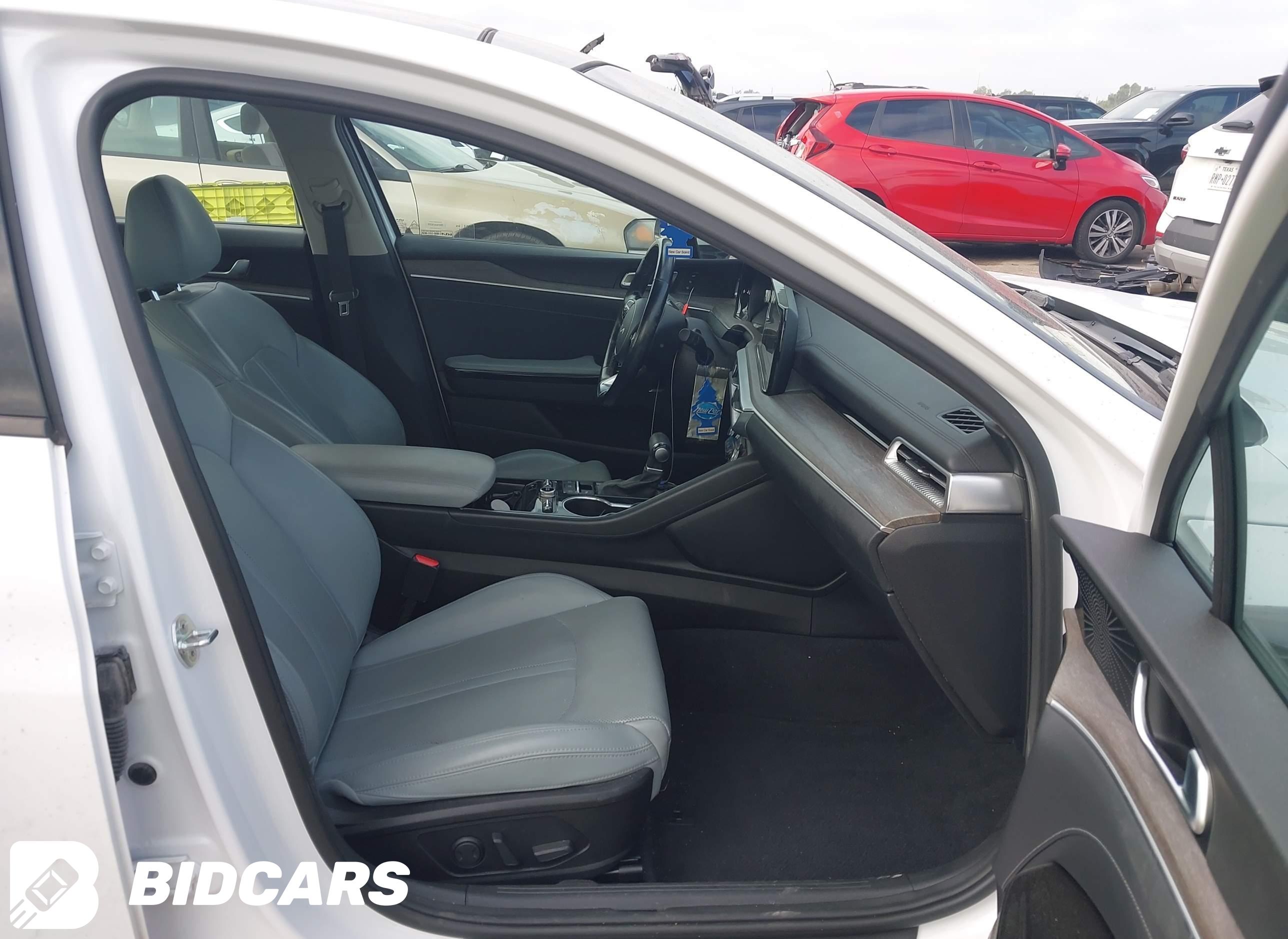 2022 KIA K5, EX