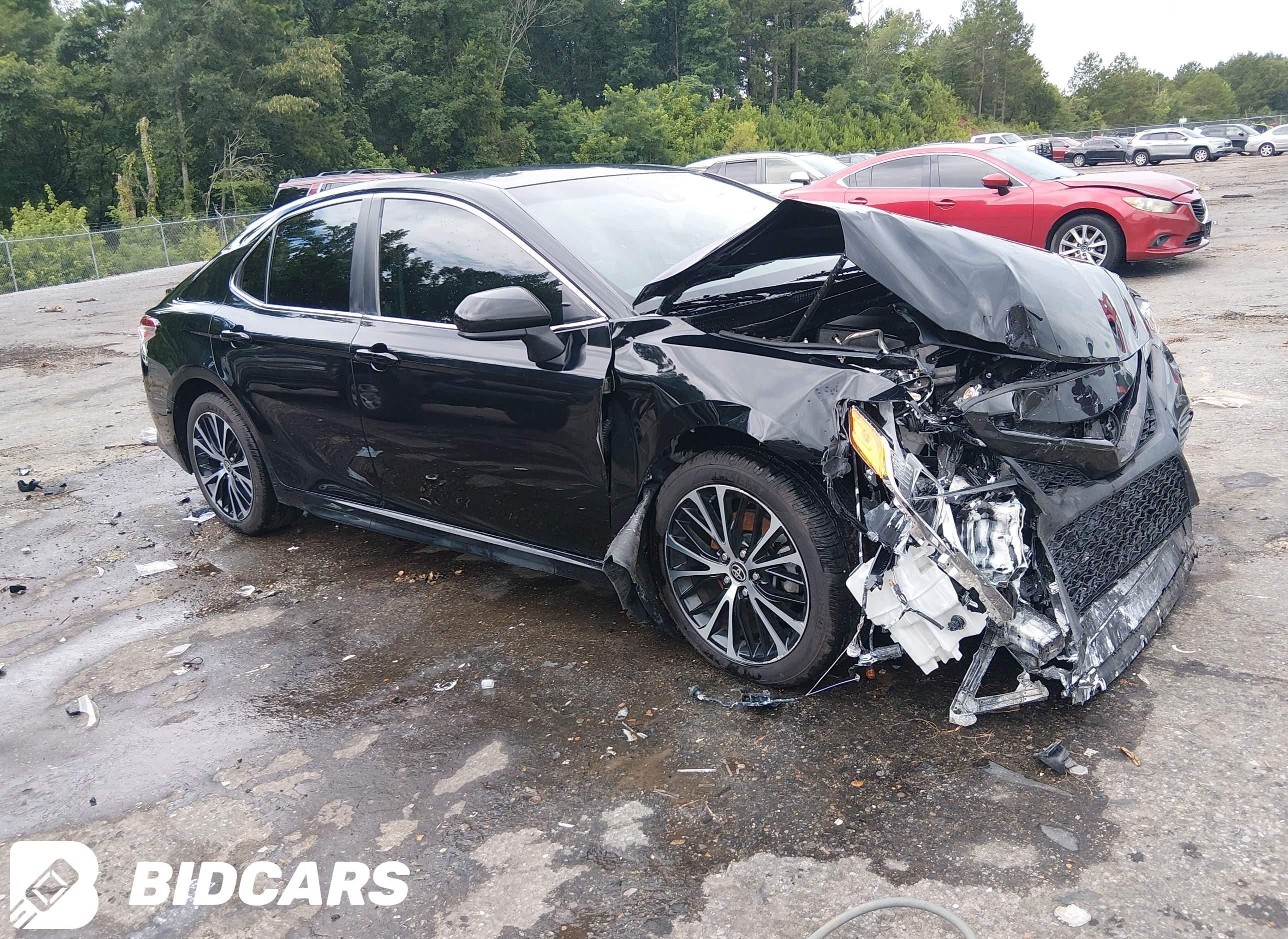 2020 Toyota Camry, SE
