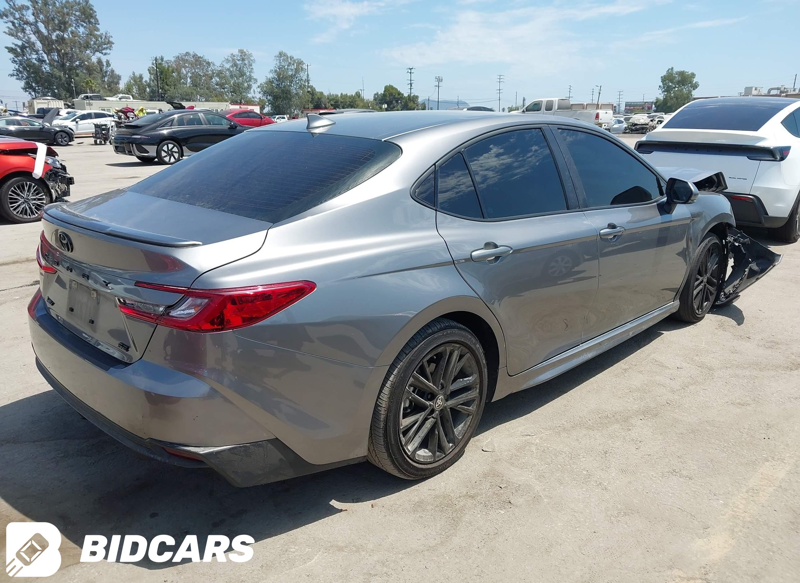 2025 Toyota Camry, SE