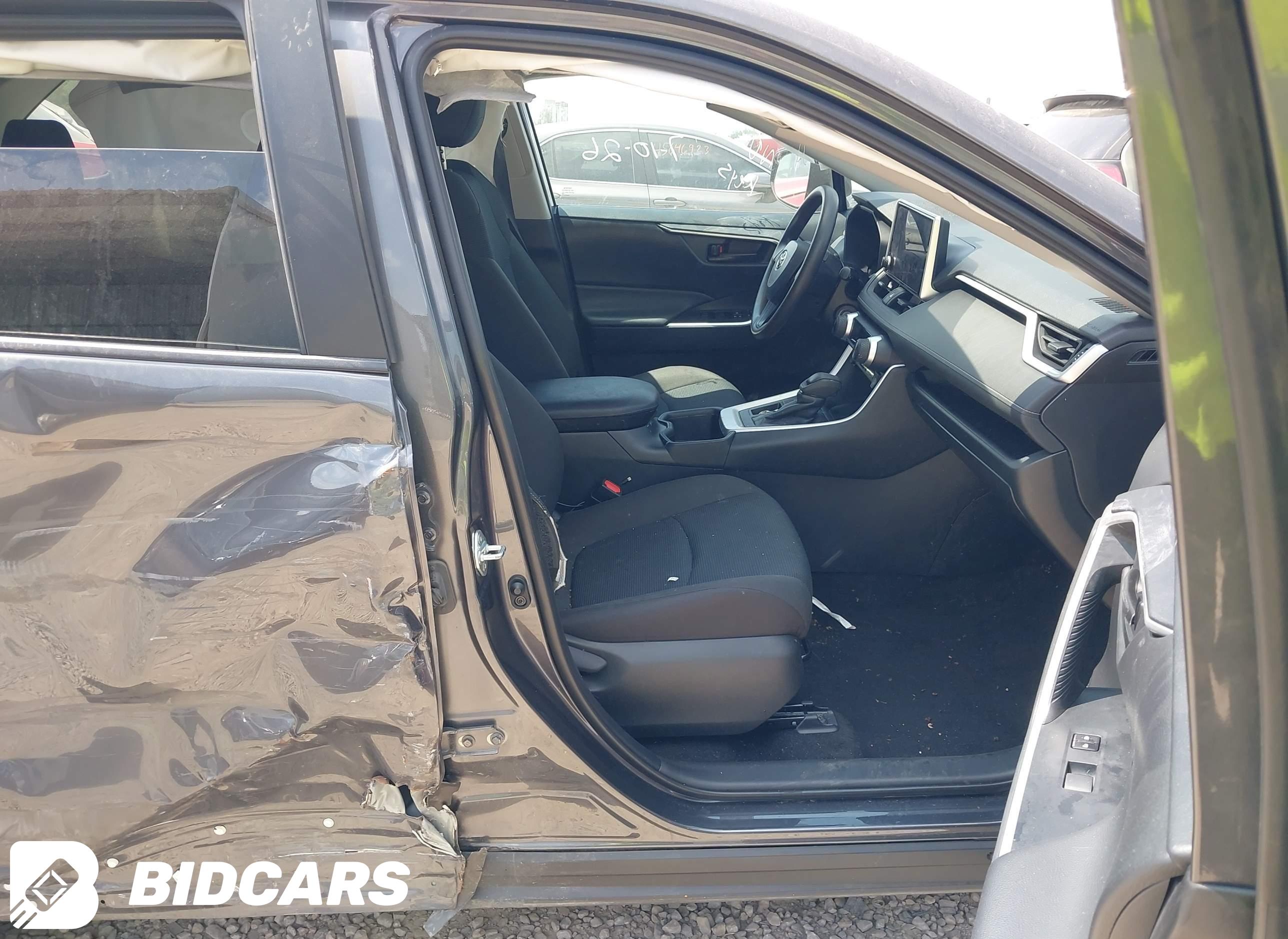 2024 Toyota RAV4, LE