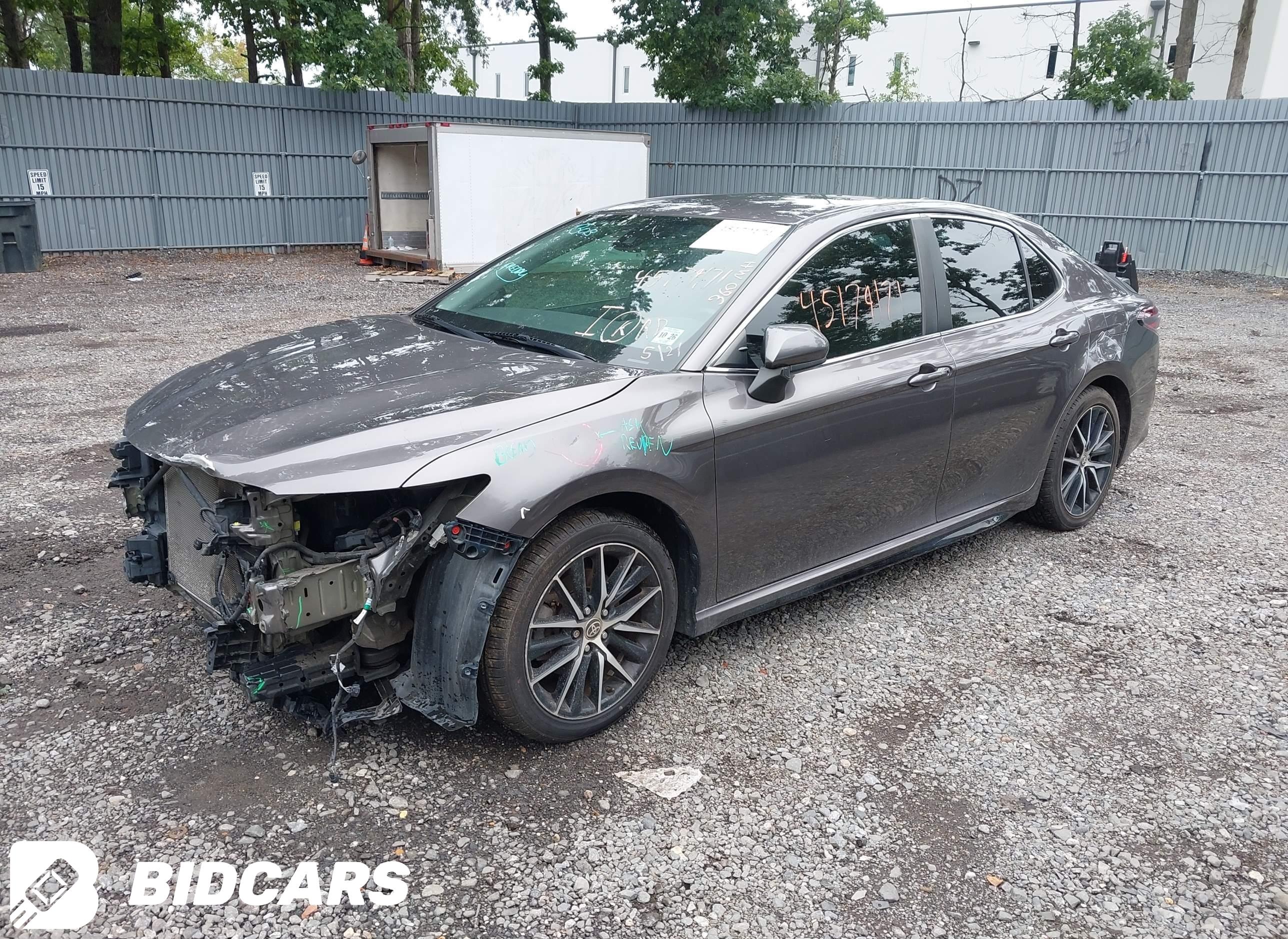2021 Toyota Camry, SE