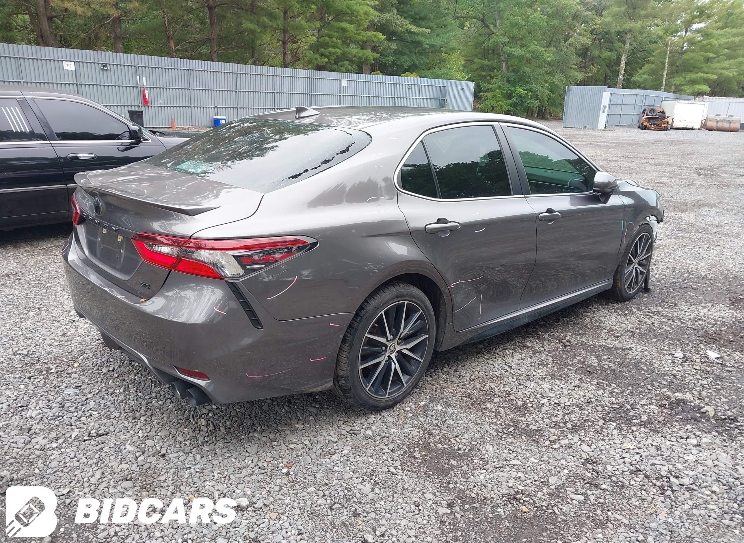 2021 Toyota Camry, SE