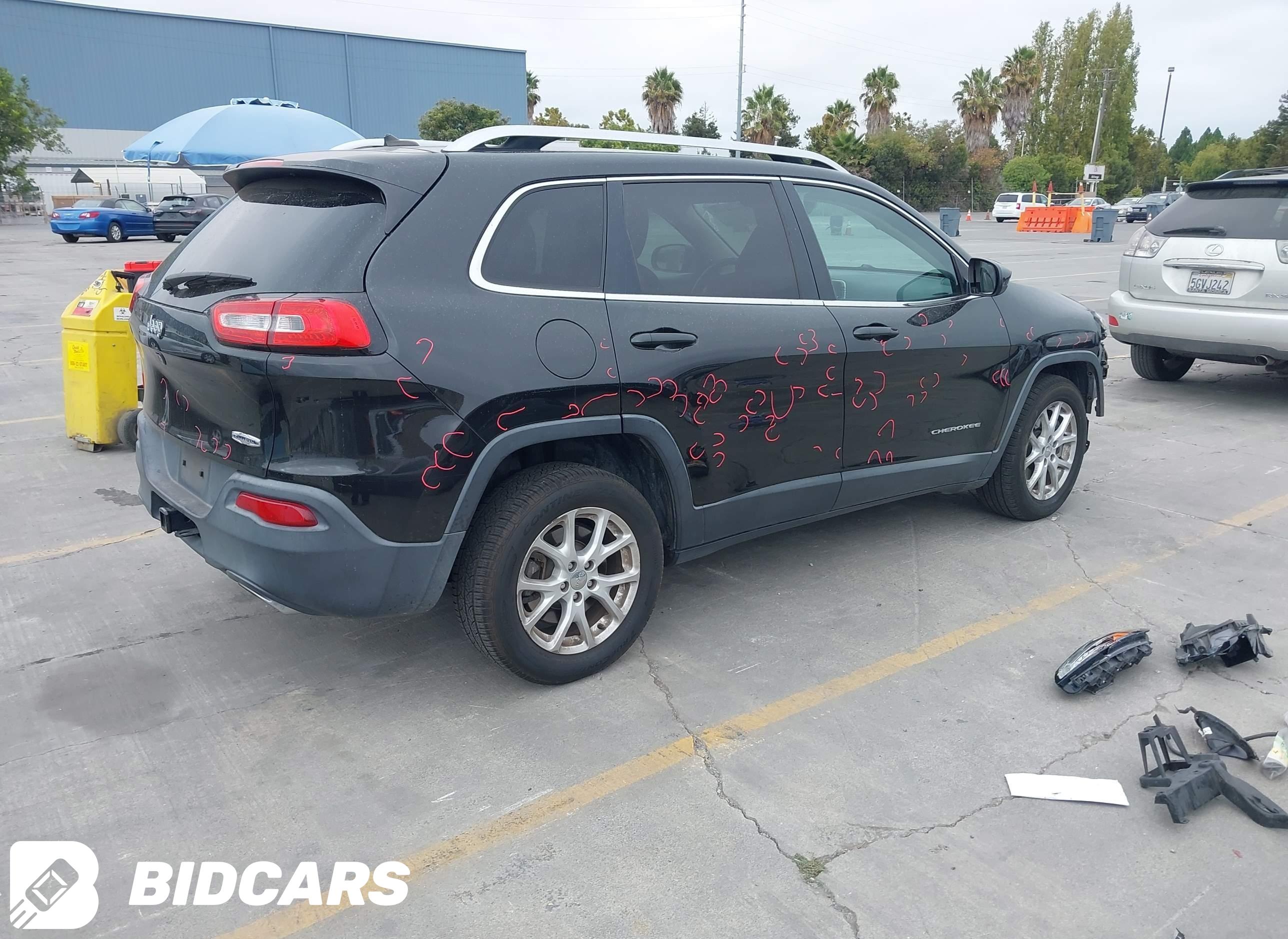2015 Jeep Cherokee, Latitude