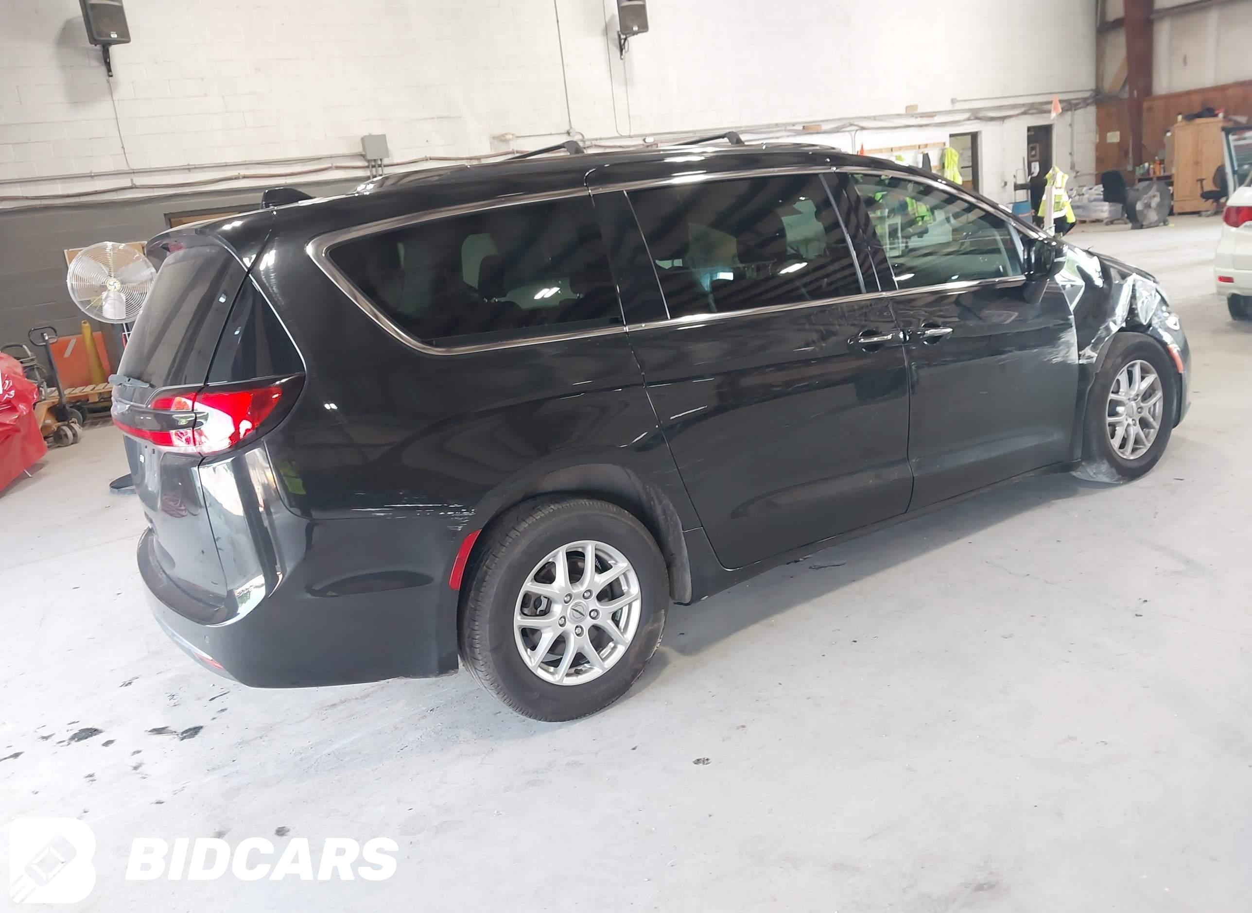 2021 Chrysler Pacifica, Touri...