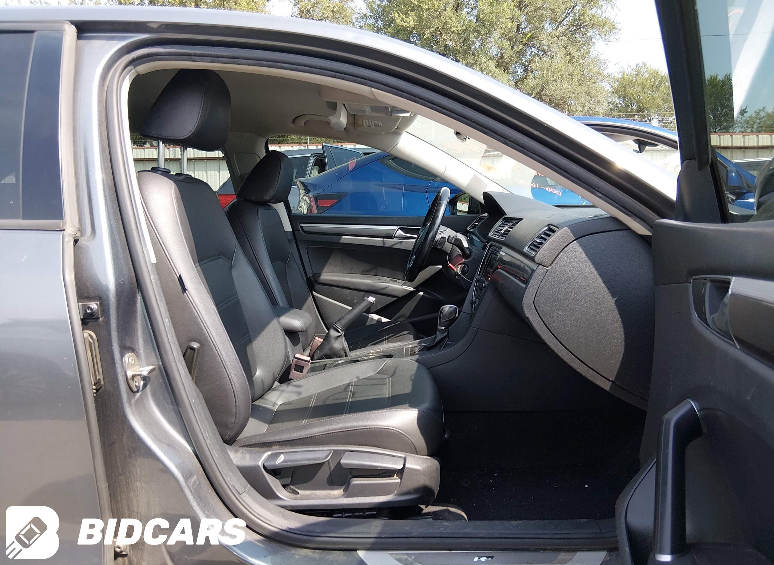 2018 Volkswagen Passat, 2.0T...
