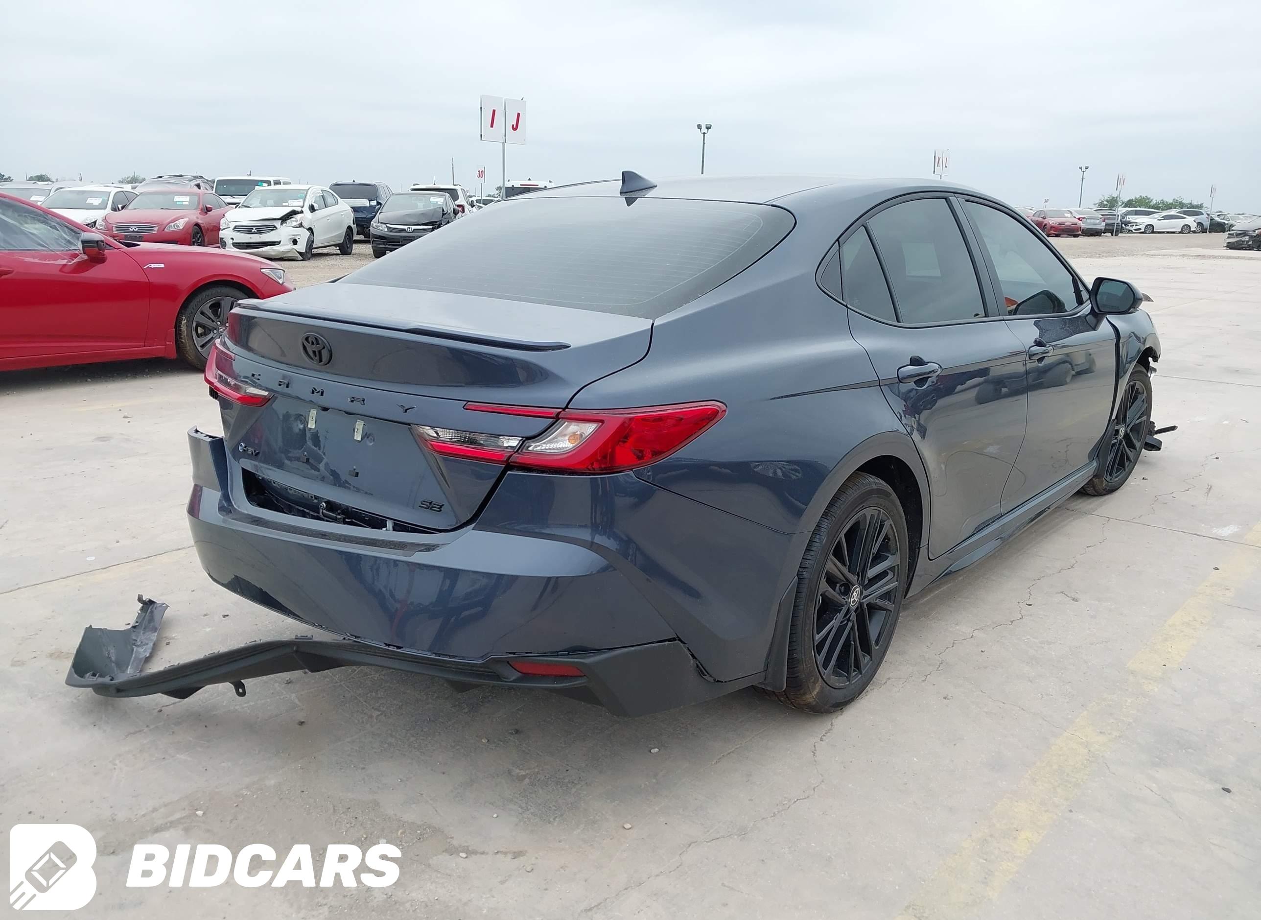 2026 Toyota Camry, SE
