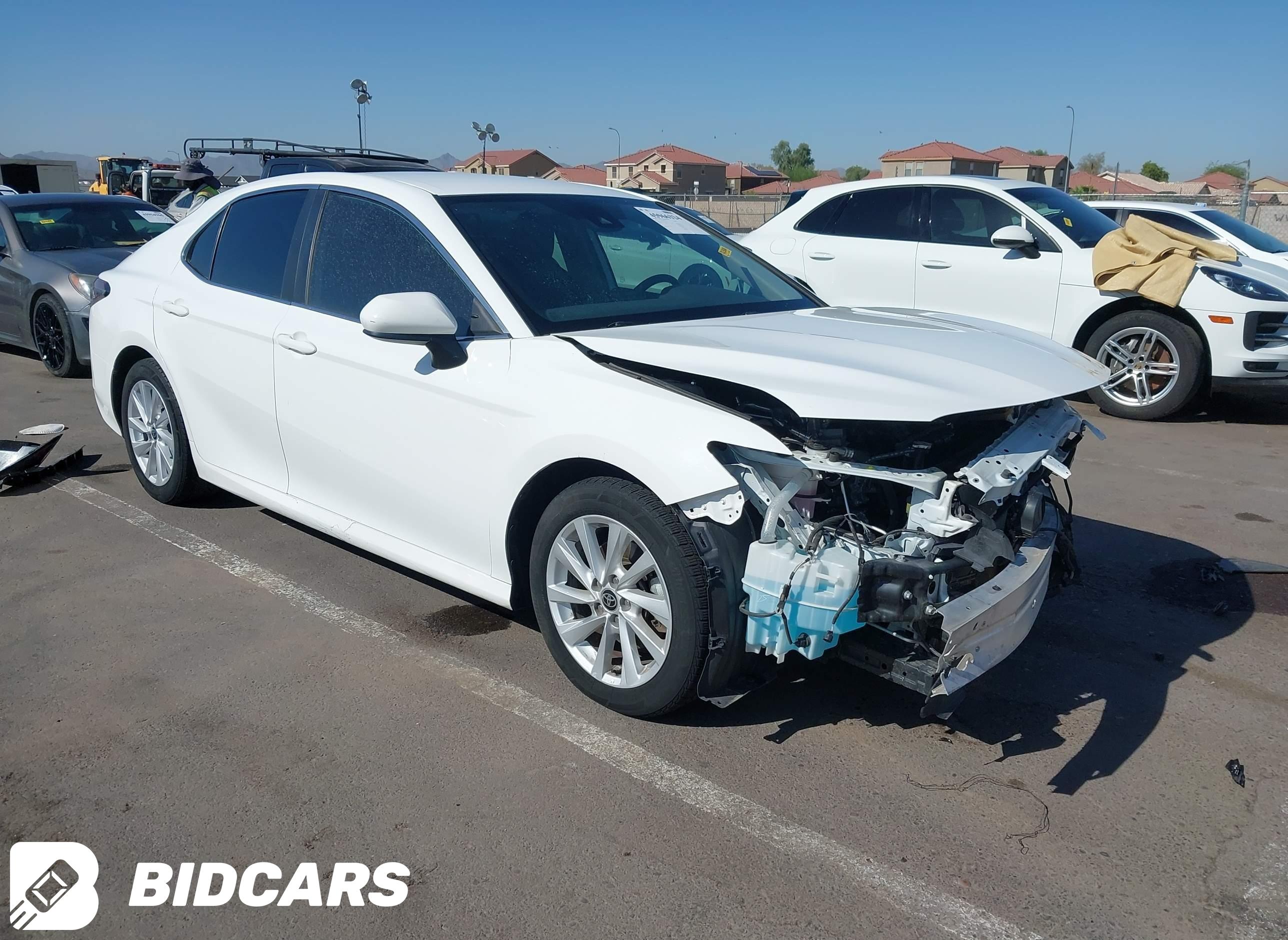 2022 Toyota Camry, LE