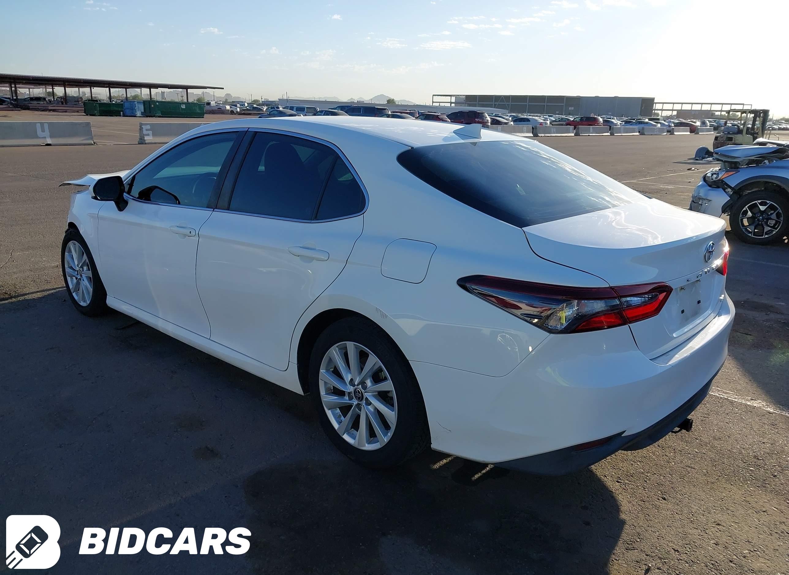 2022 Toyota Camry, LE