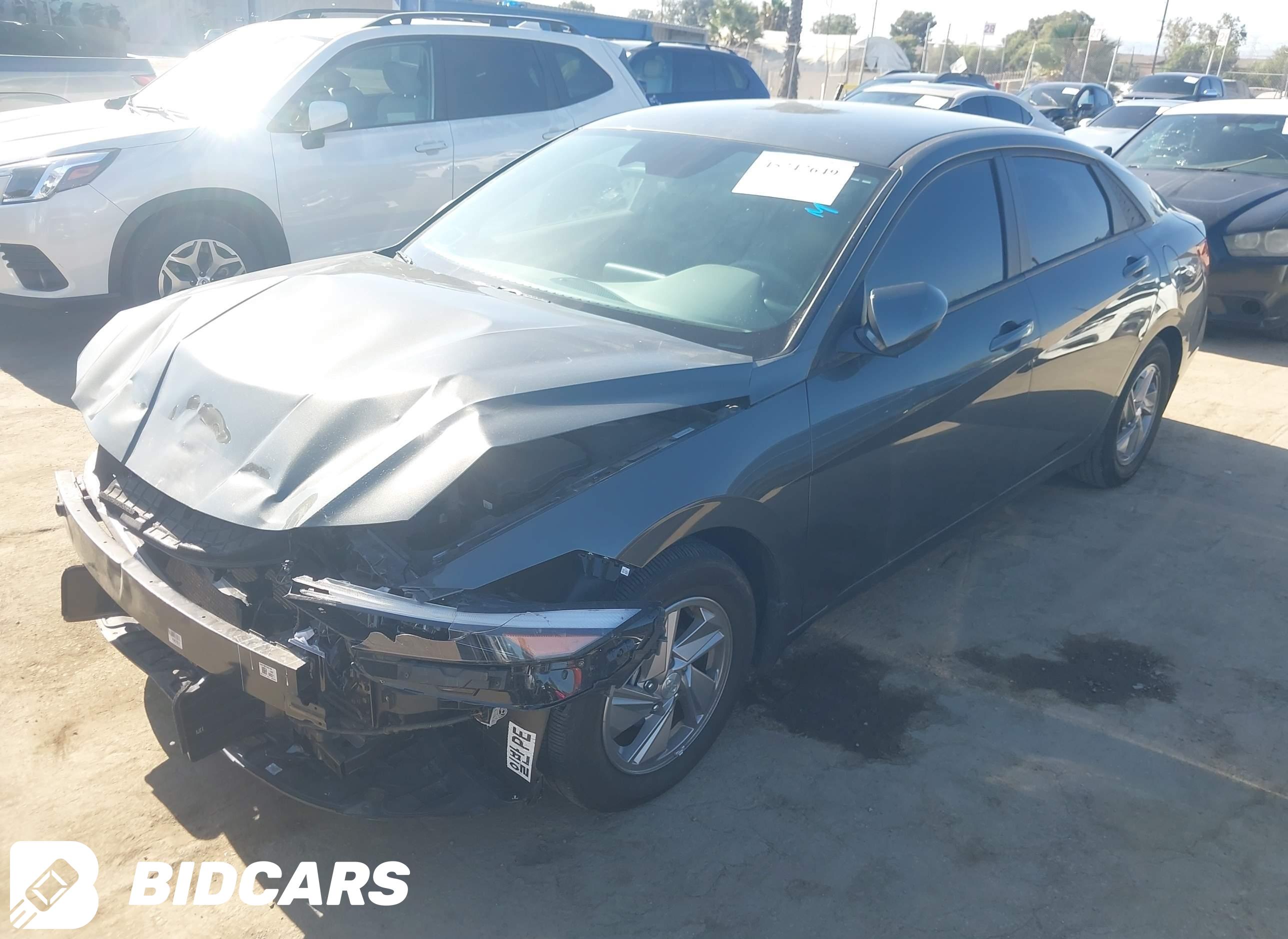 2025 Hyundai Elantra, SE