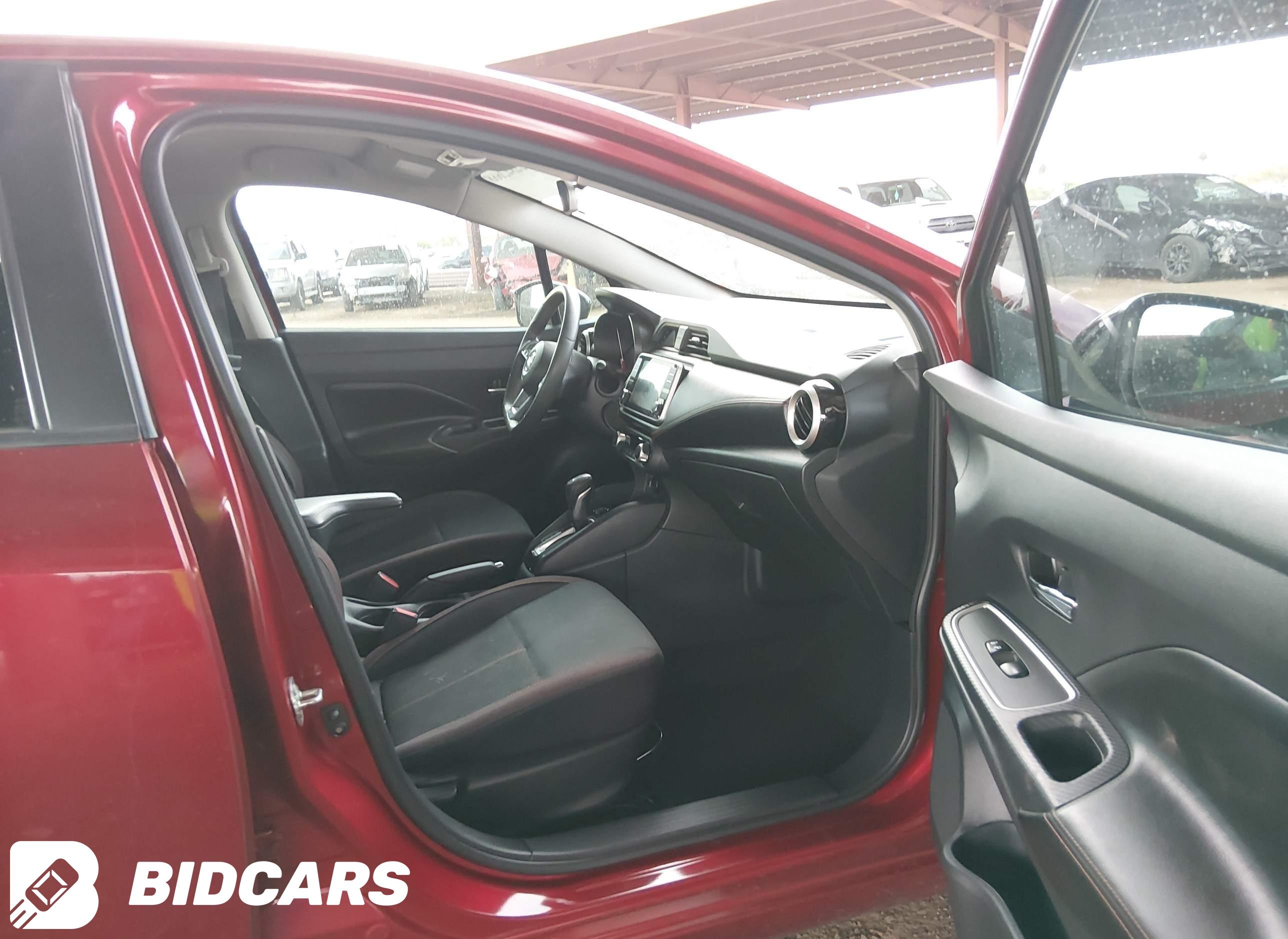 2020 Nissan Versa, Sr Xtronic...