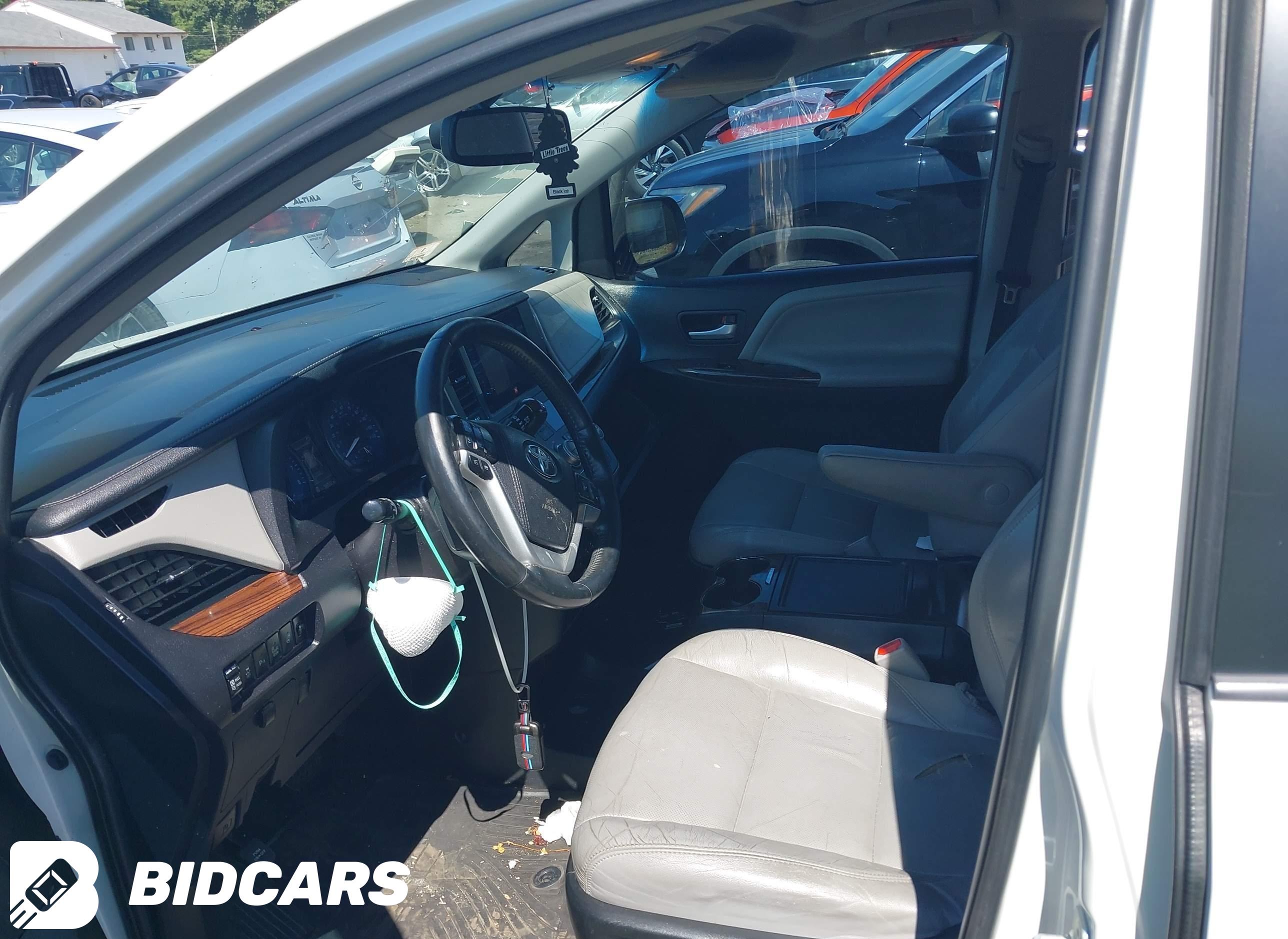 2015 Toyota Sienna, Limited P...