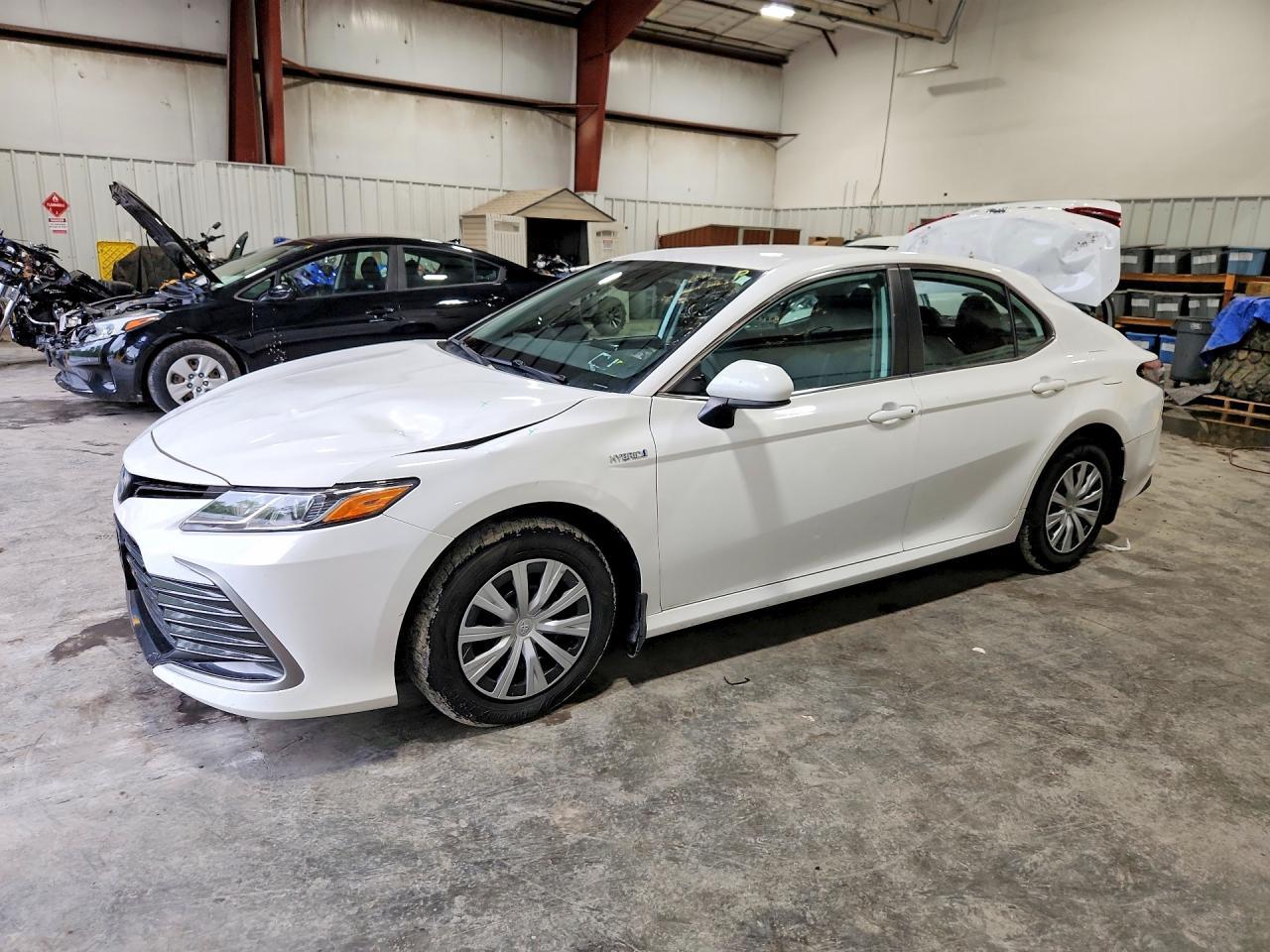 2021 Toyota Camry, LE