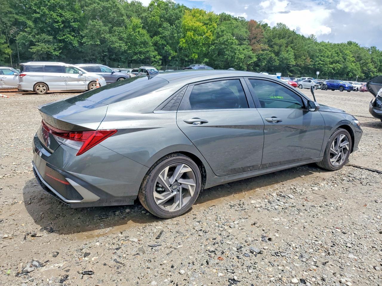 2025 Hyundai Elantra, Sel
