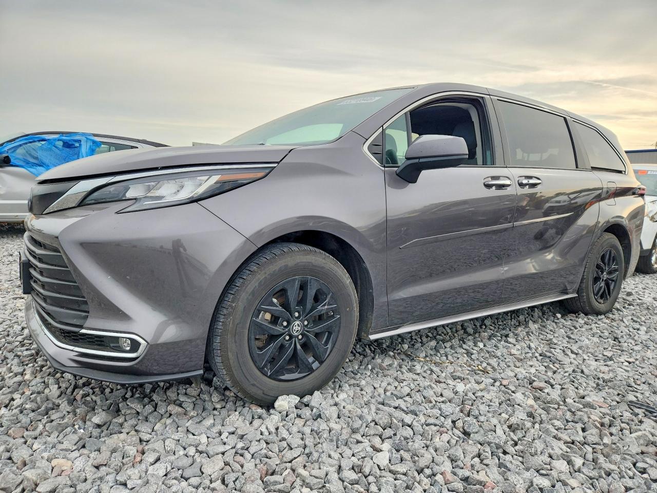 2022 Toyota Sienna, Xle