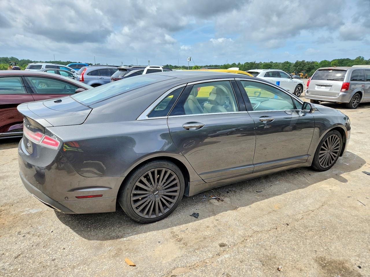 2017 Lincoln MKZ, Reserve