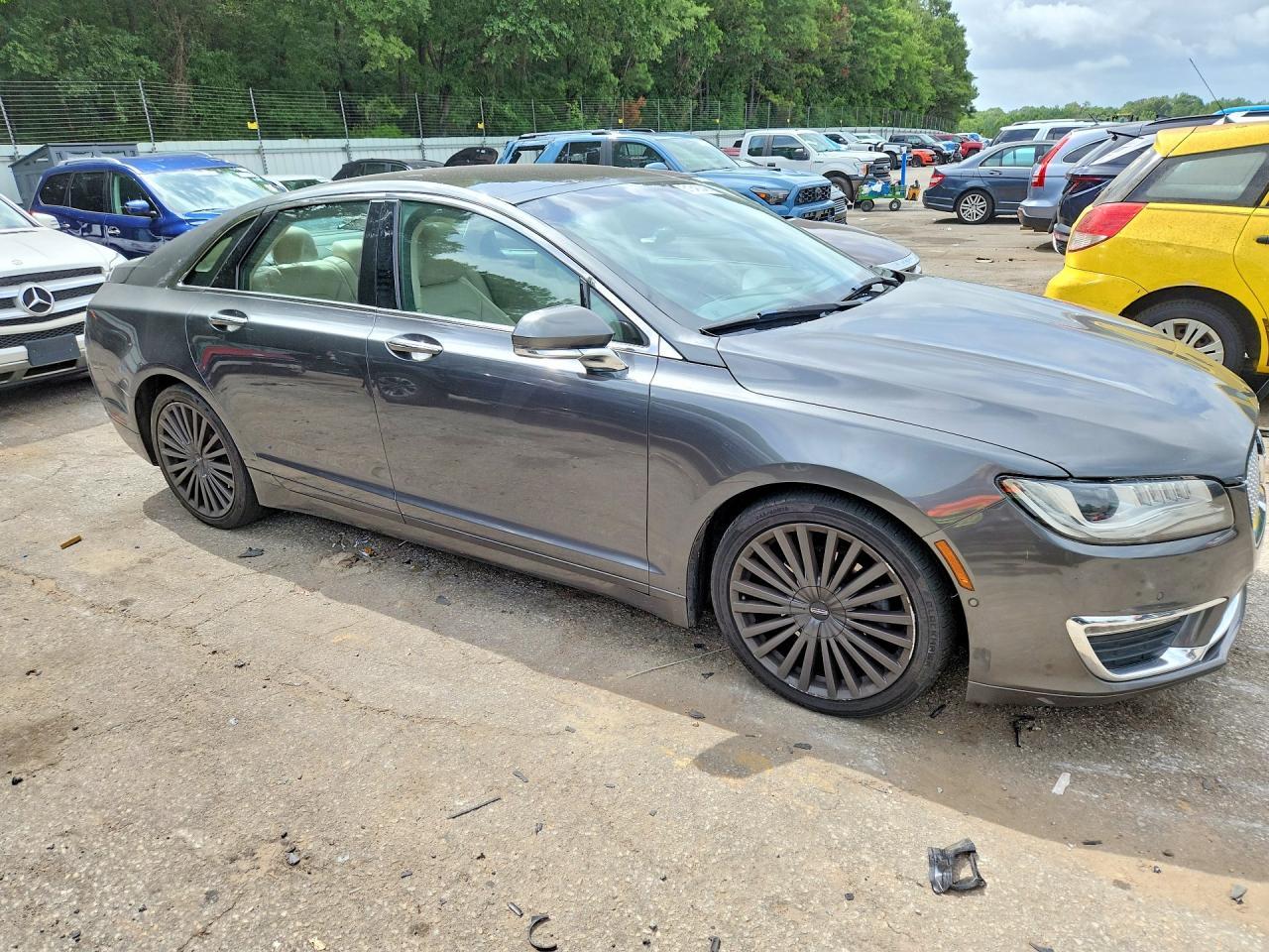 2017 Lincoln MKZ, Reserve