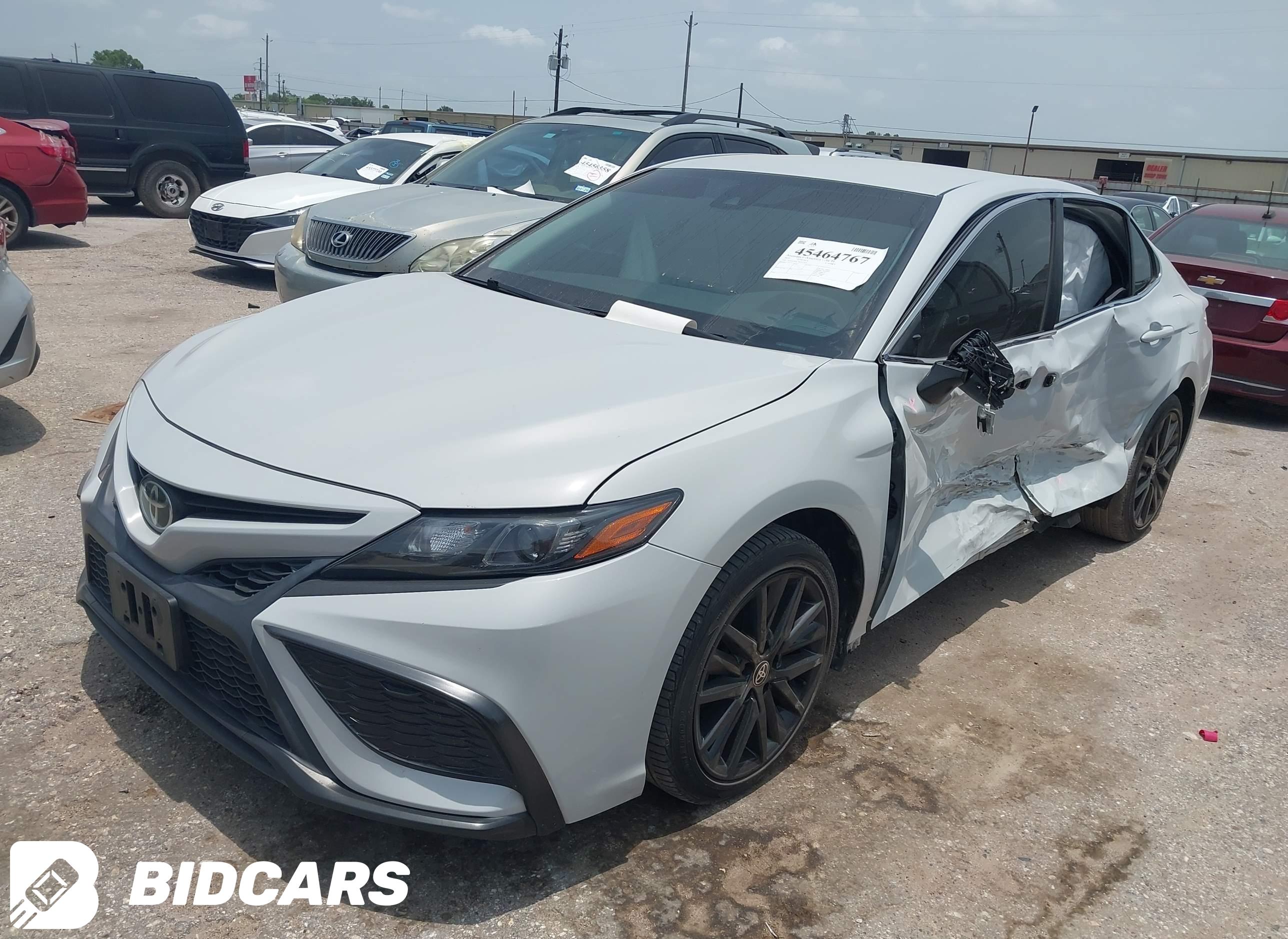 2022 Toyota Camry, SE