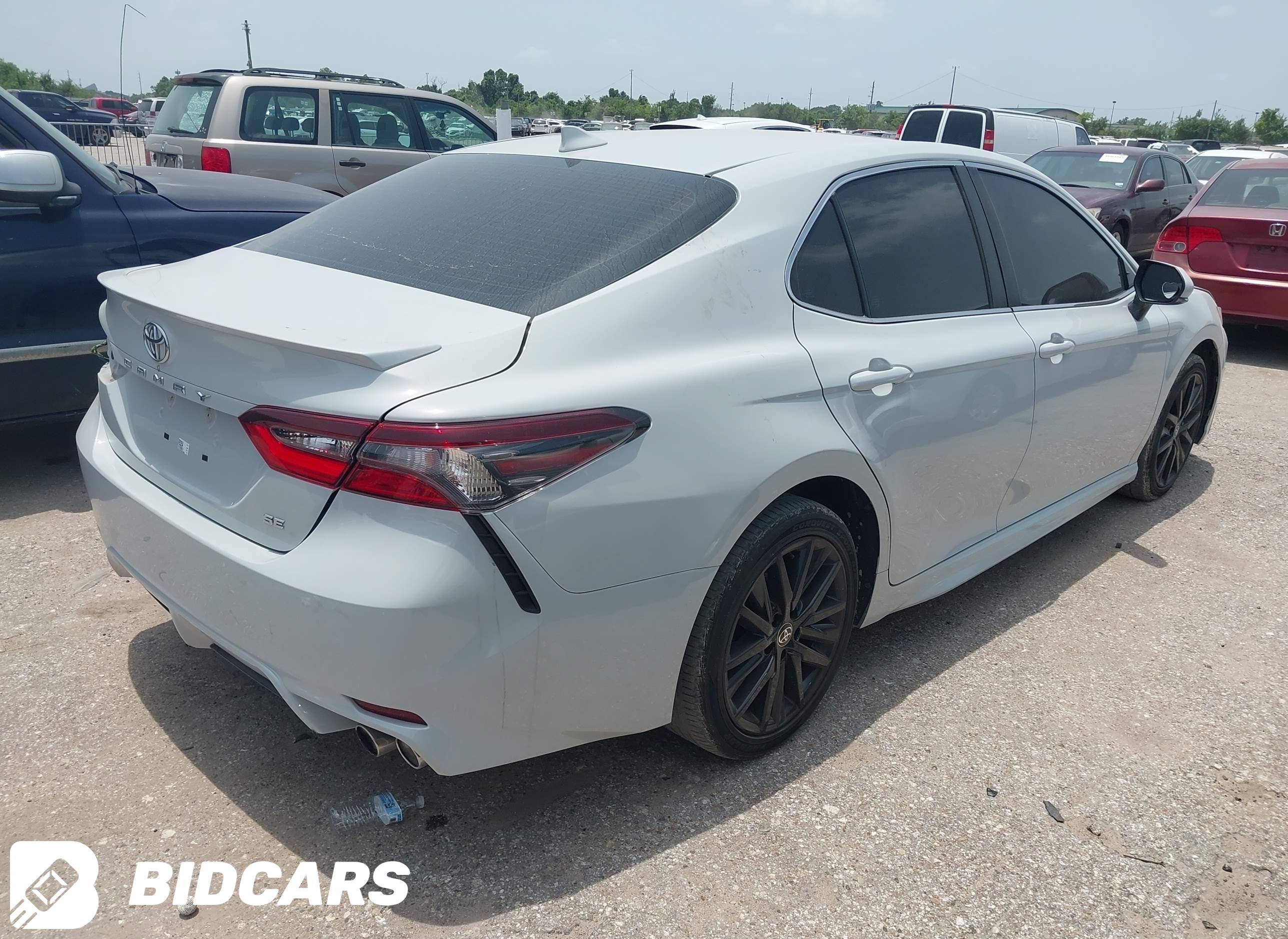 2022 Toyota Camry, SE
