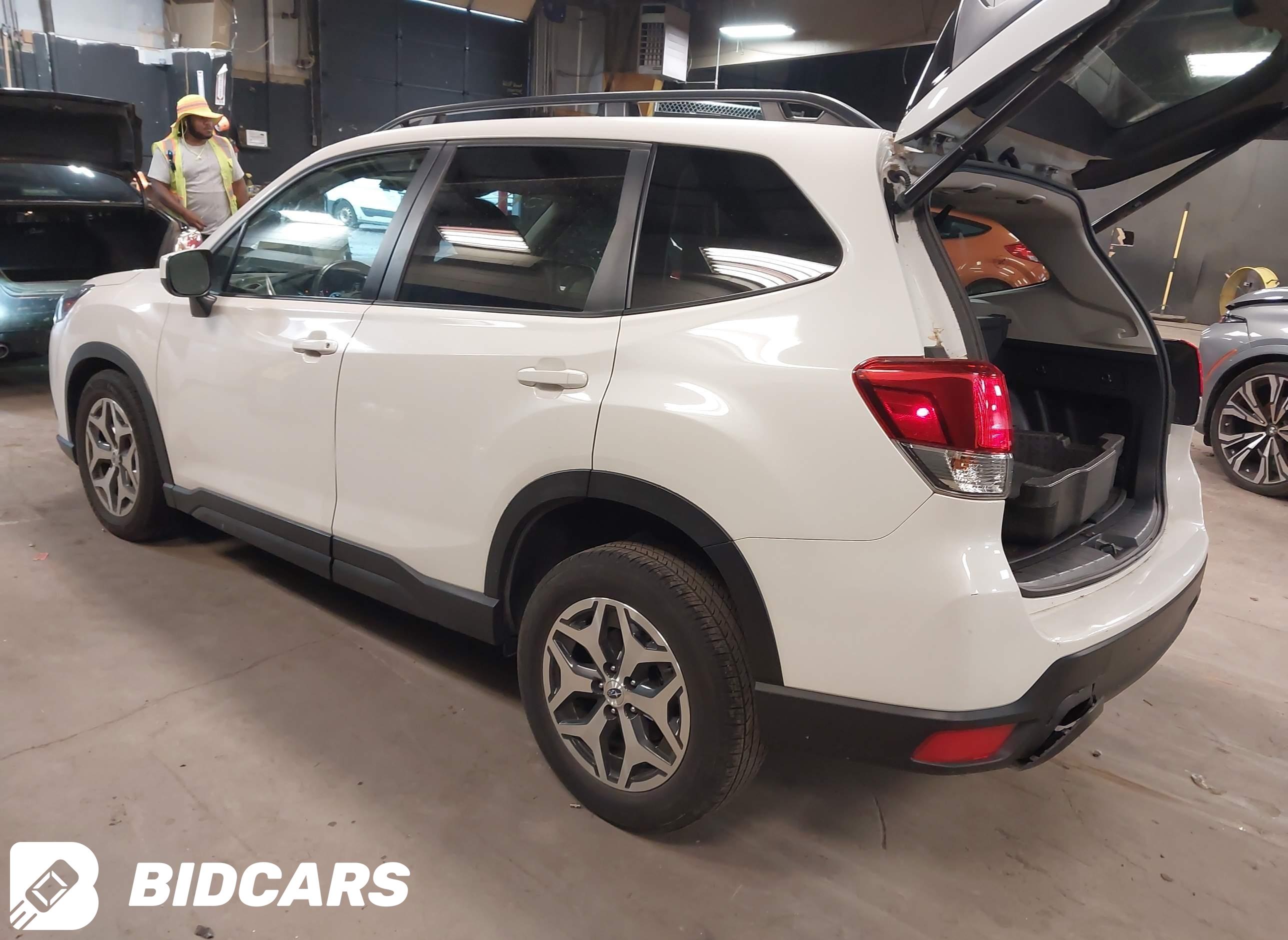 2024 Subaru Forester, Premium