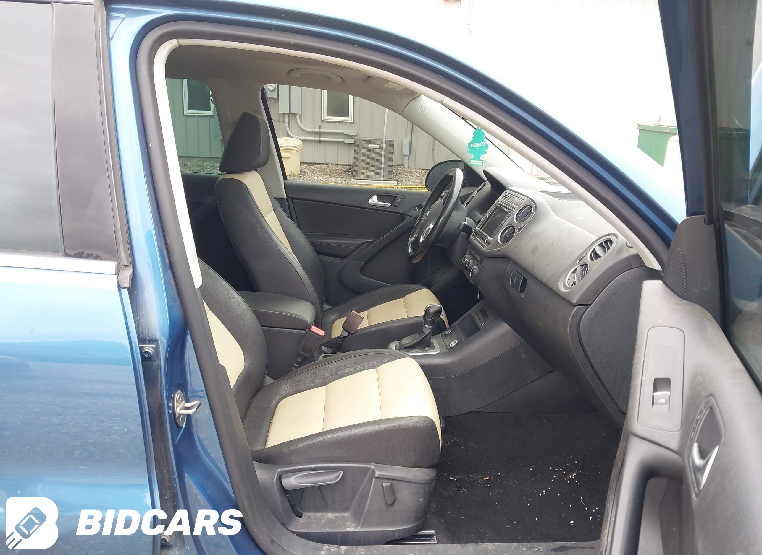 2017 Volkswagen Tiguan, 2.0T...