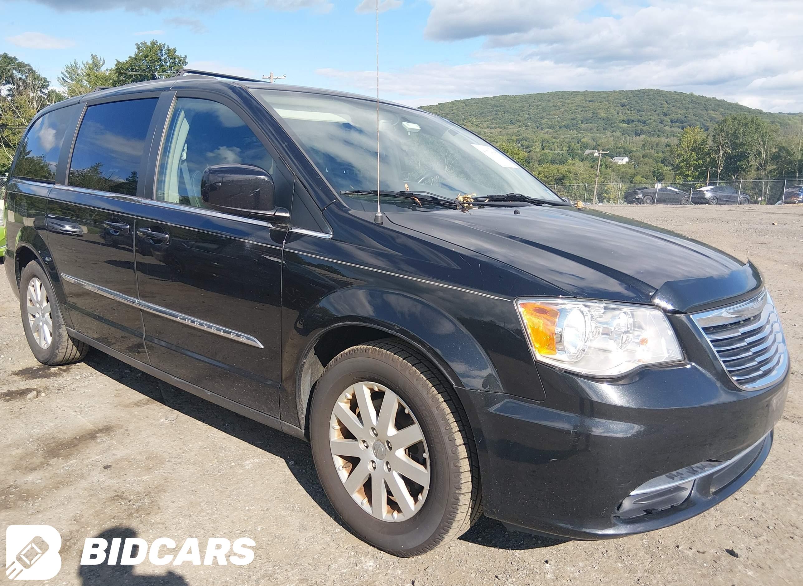 2016 Chrysler Town and Countr...
