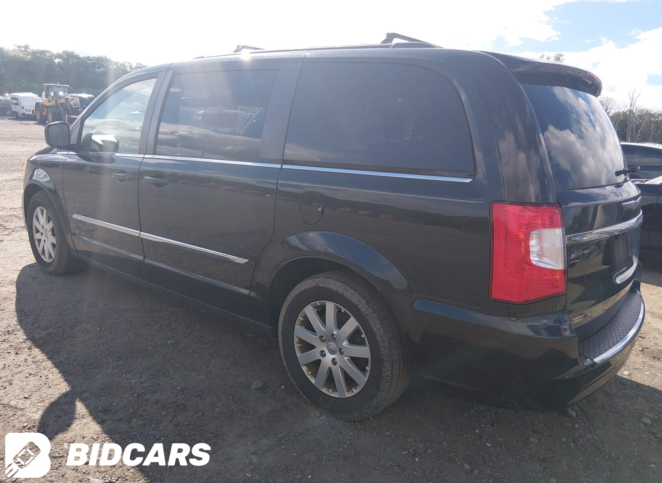 2016 Chrysler Town and Countr...