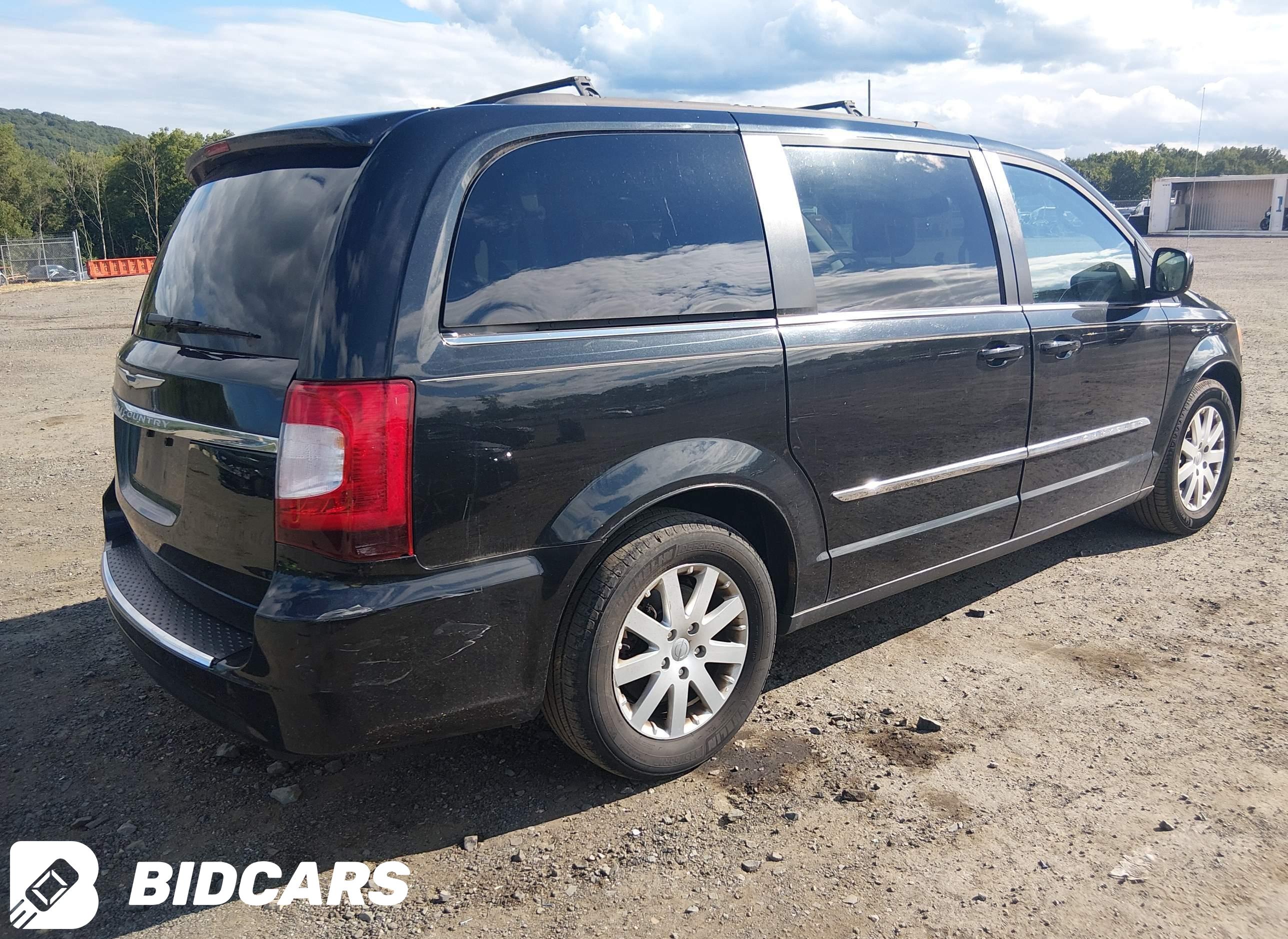 2016 Chrysler Town and Countr...